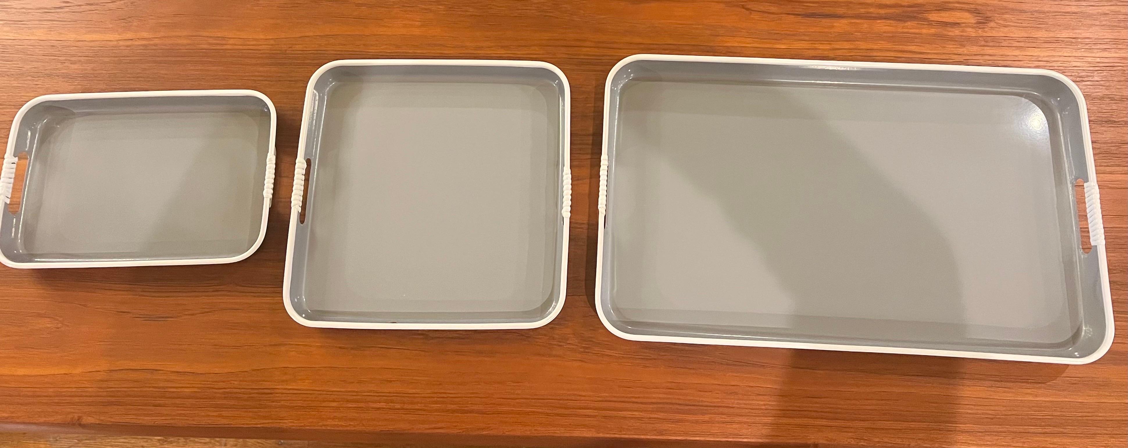 Post-Modern Postmodern Set of 3 Japanese Lacquerware Serving Trays with Handles For Sale