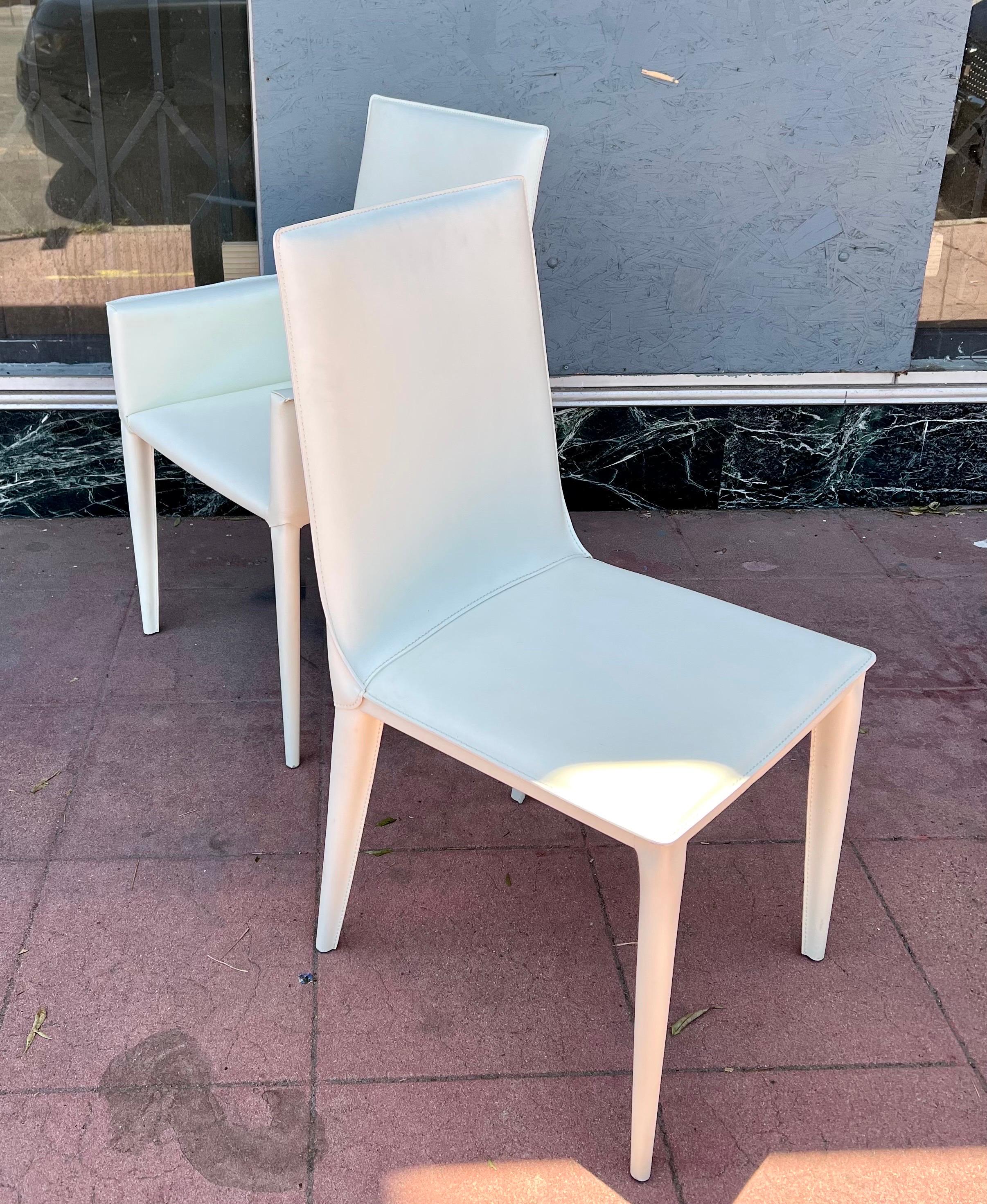 Contemporary Postmodern Set of 4 Chairs in White Leather Bottega by Frag, Italy