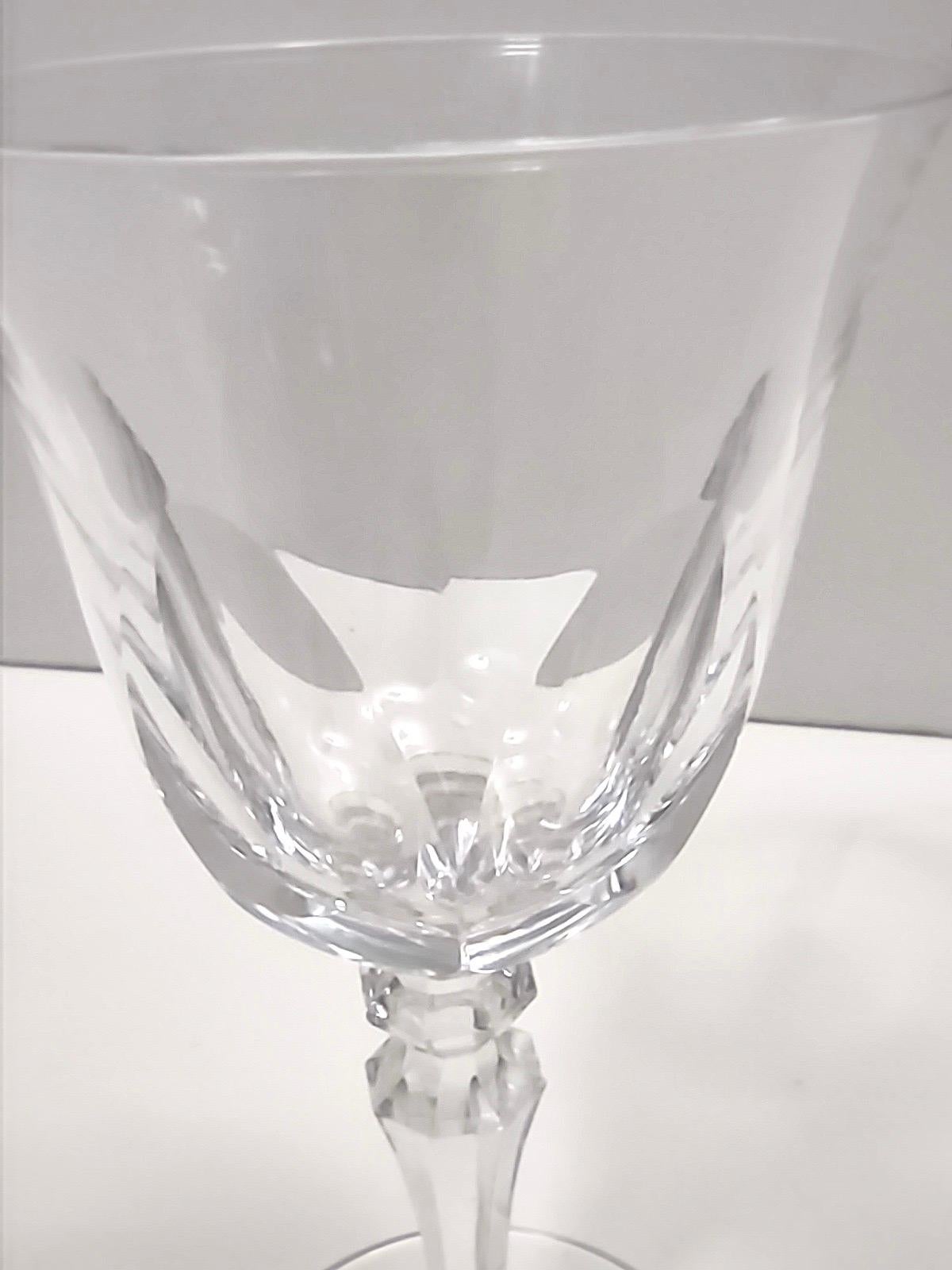 Milieu du XXe siècle Ensemble postmoderne de 5 coupes à champagne en cristal de Baccarat, France en vente