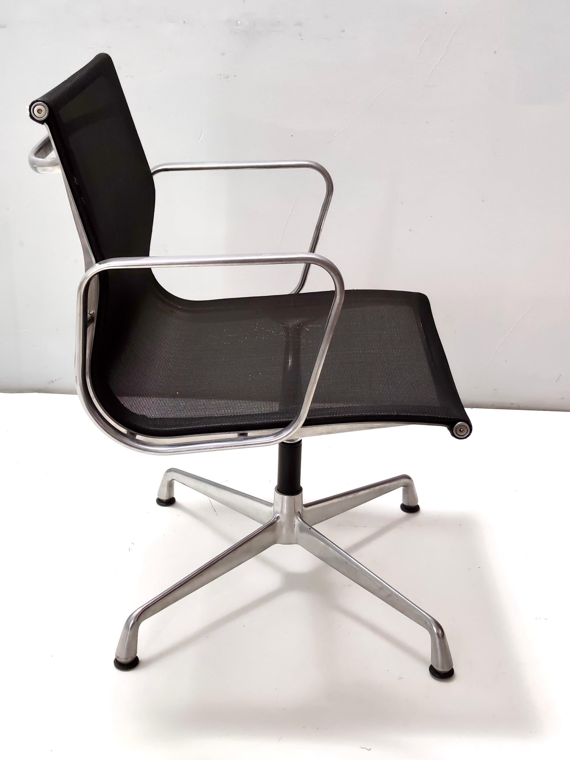 Post-Modern Set of Eight Black Nylon Revolving Office Chairs by Eames for Herman Miller For Sale
