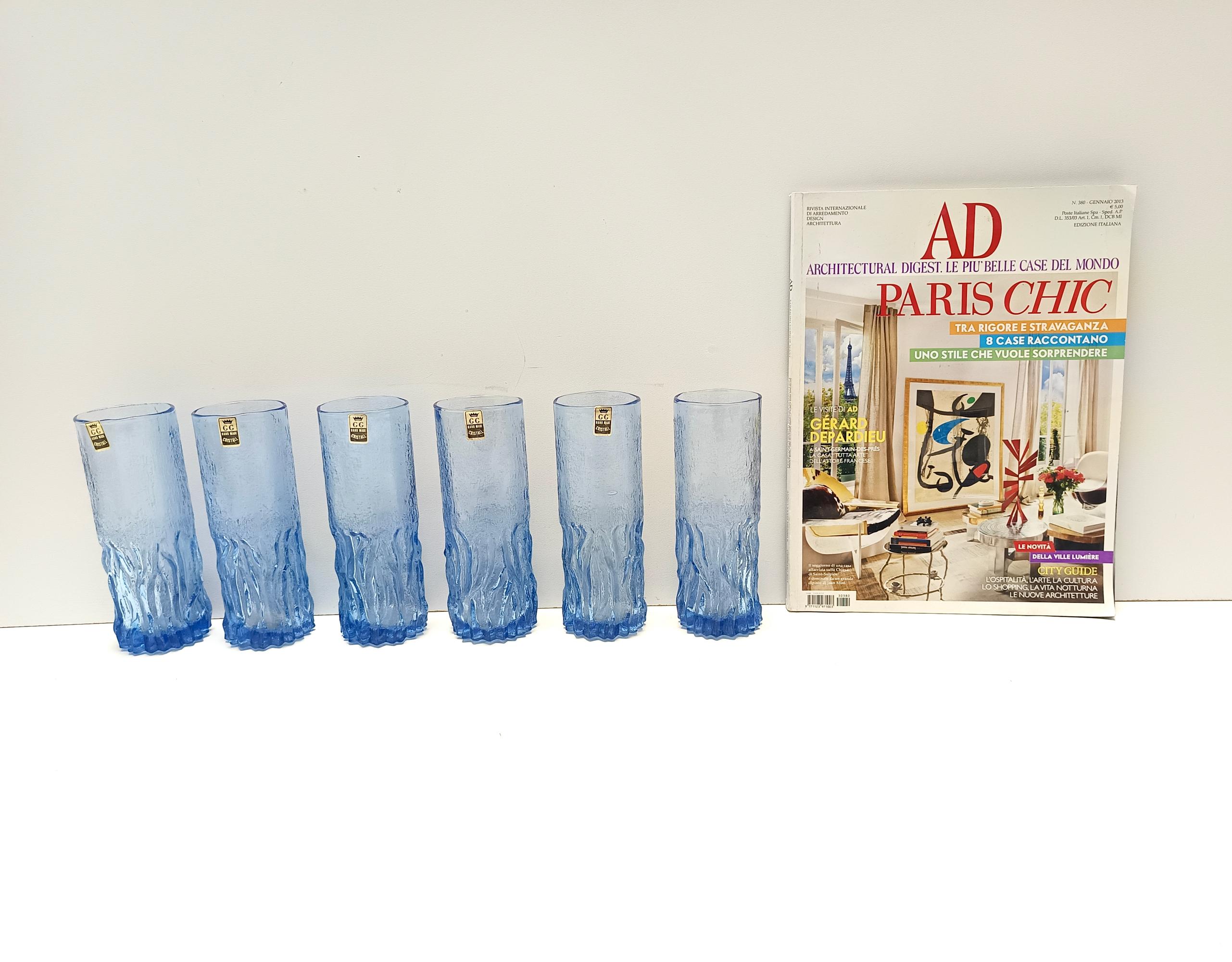 Italiano Set postmoderno di sei bicchieri da bere in cristallo blu fatti a mano in vendita