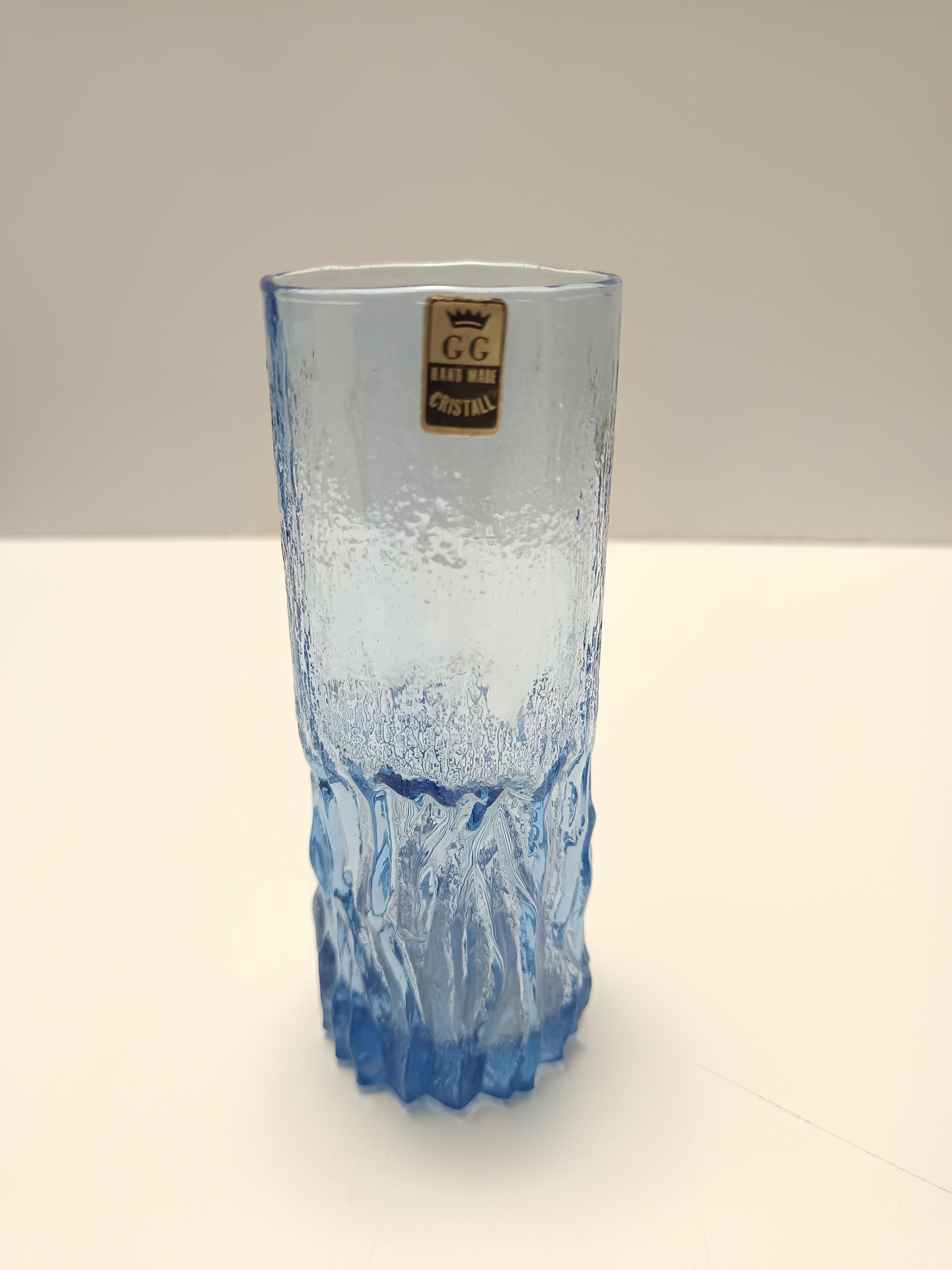 Fine XX secolo Set postmoderno di sei bicchieri da bere in cristallo blu fatti a mano in vendita
