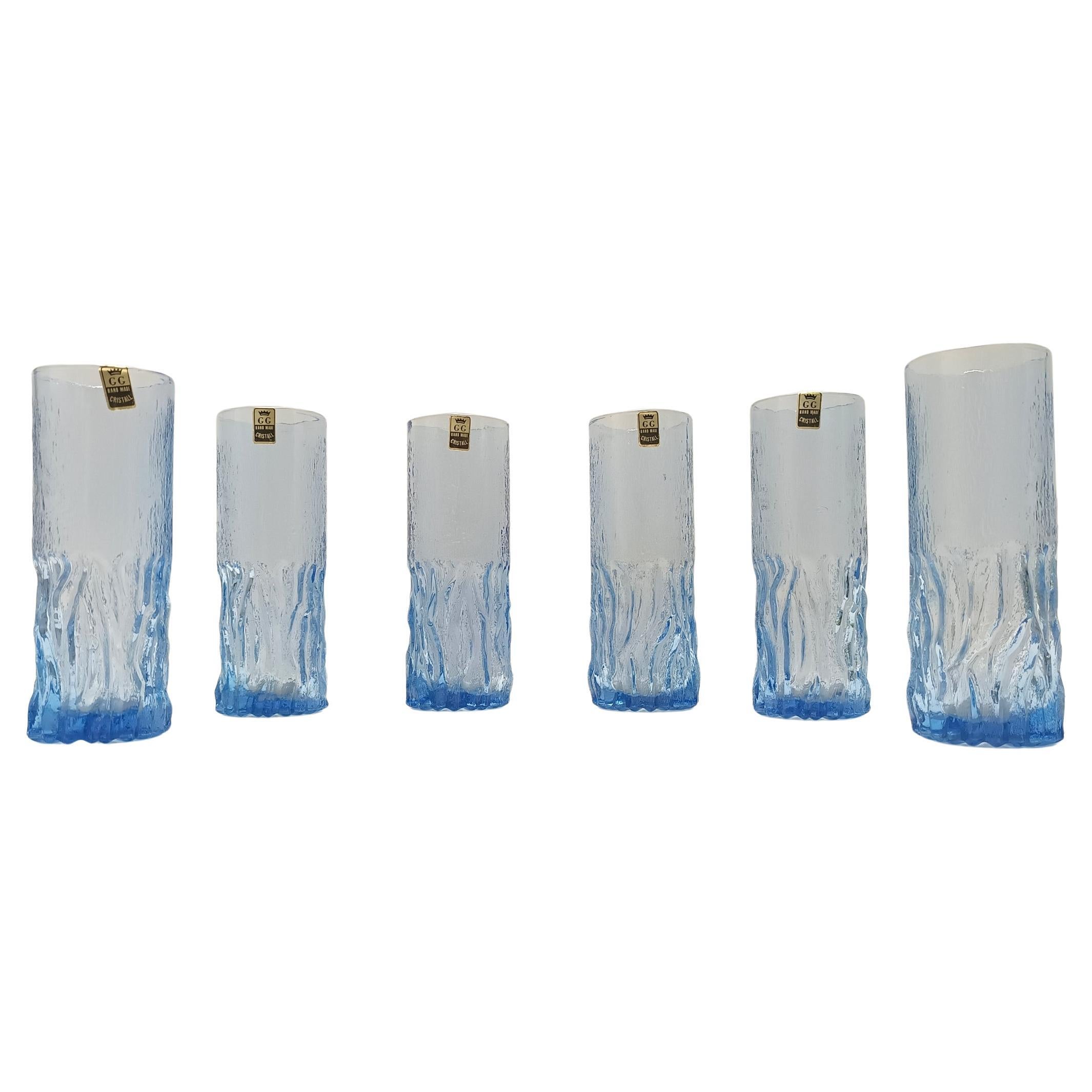 Set postmoderno di sei bicchieri da bere in cristallo blu fatti a mano