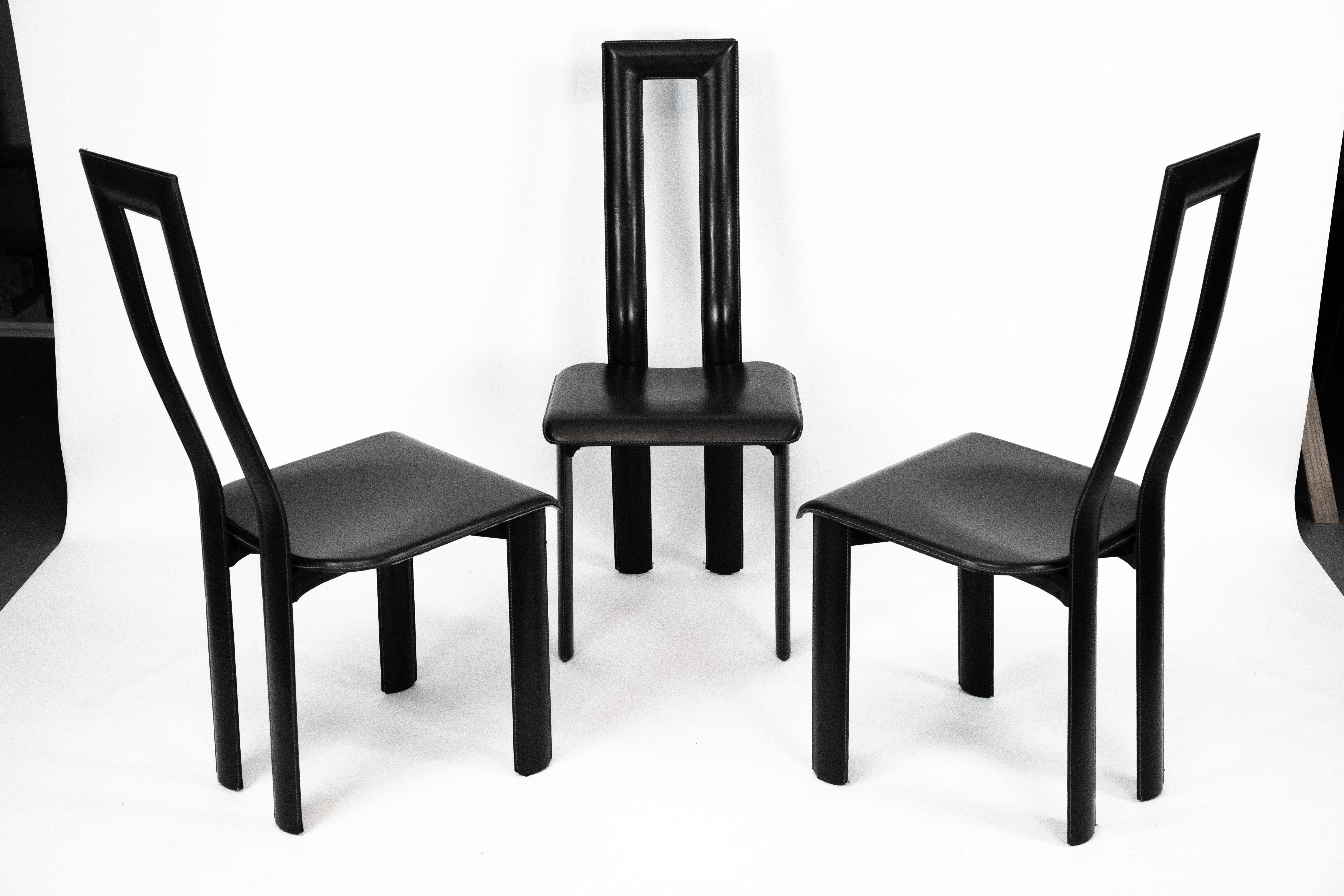 Ensemble postmoderne de dix chaises de salle à manger en cuir par Antonello Mosca pour Ycami. Italie en vente 2