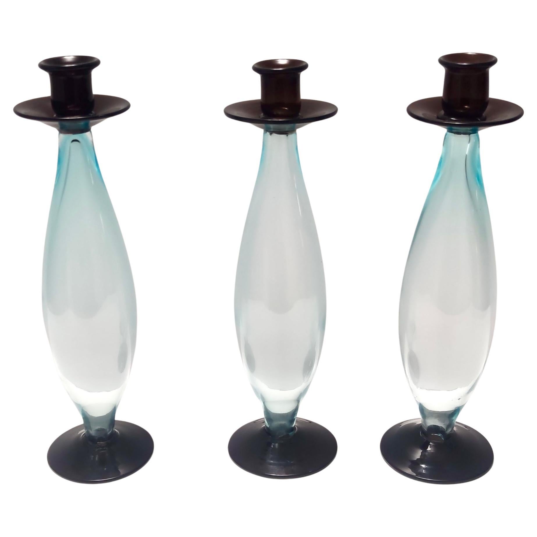 Ensemble postmoderne de trois bougeoirs en verre de Murano aigue-marine et marron, Italie