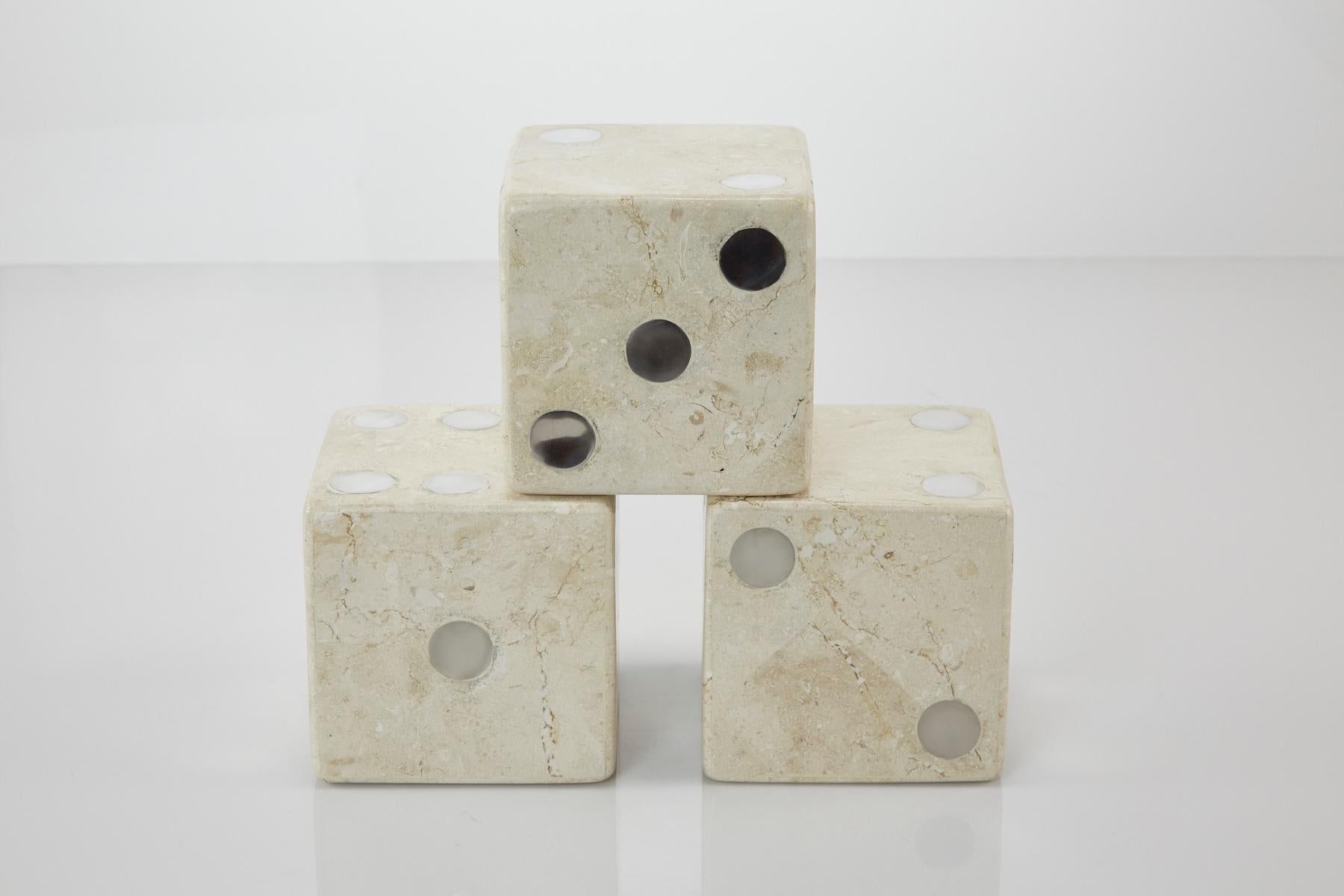 Postmodern Set of Three Oversized White Tessellated Stone Dice, 1990s (Postmoderne)