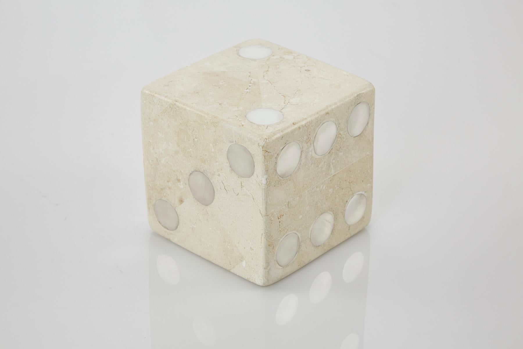 Postmodern Set of Three Oversized White Tessellated Stone Dice, 1990s (Edelstahl)