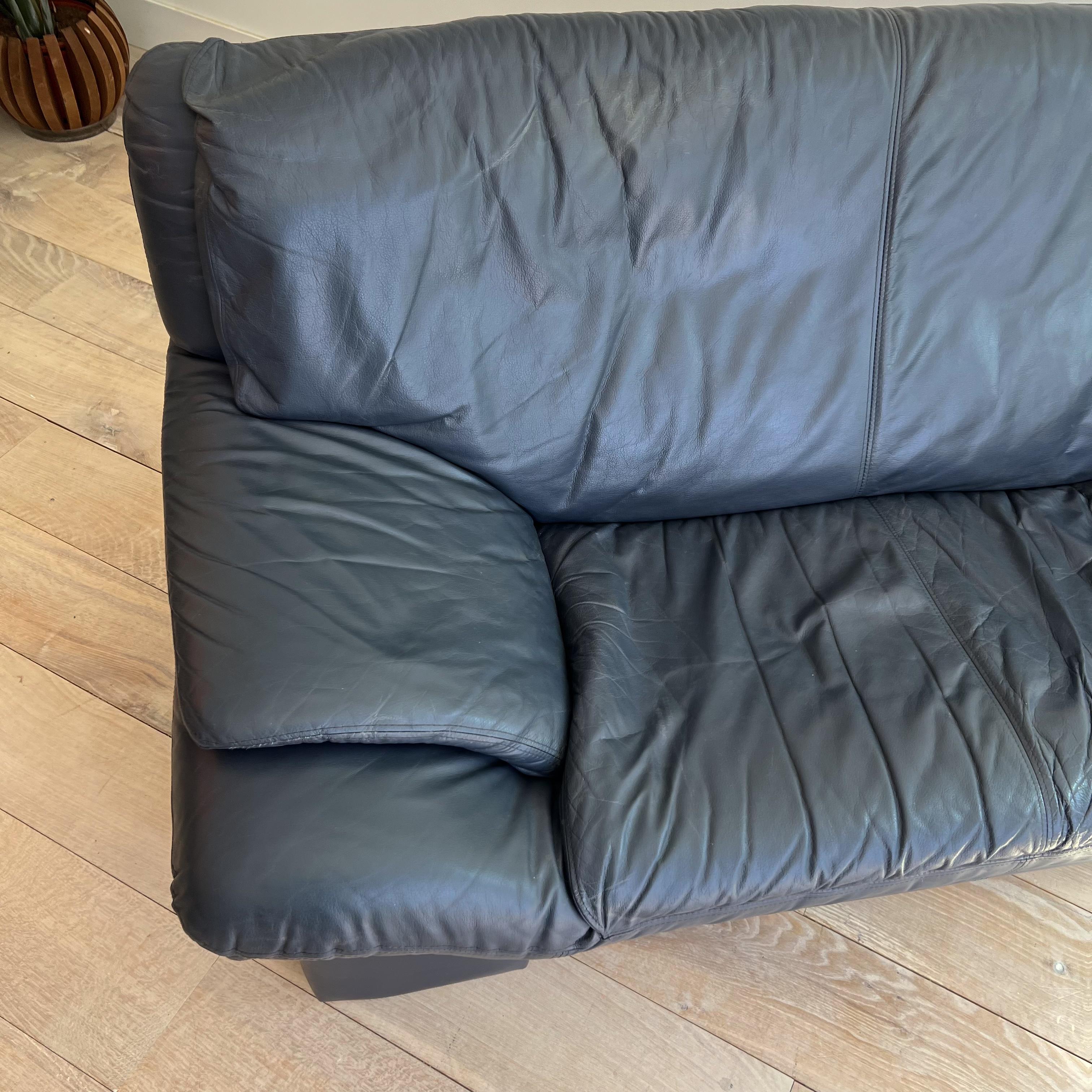 Post-Modern Postmodern Sharkskin Blue Leather Sofa by Nicoletti Salotti For Sale