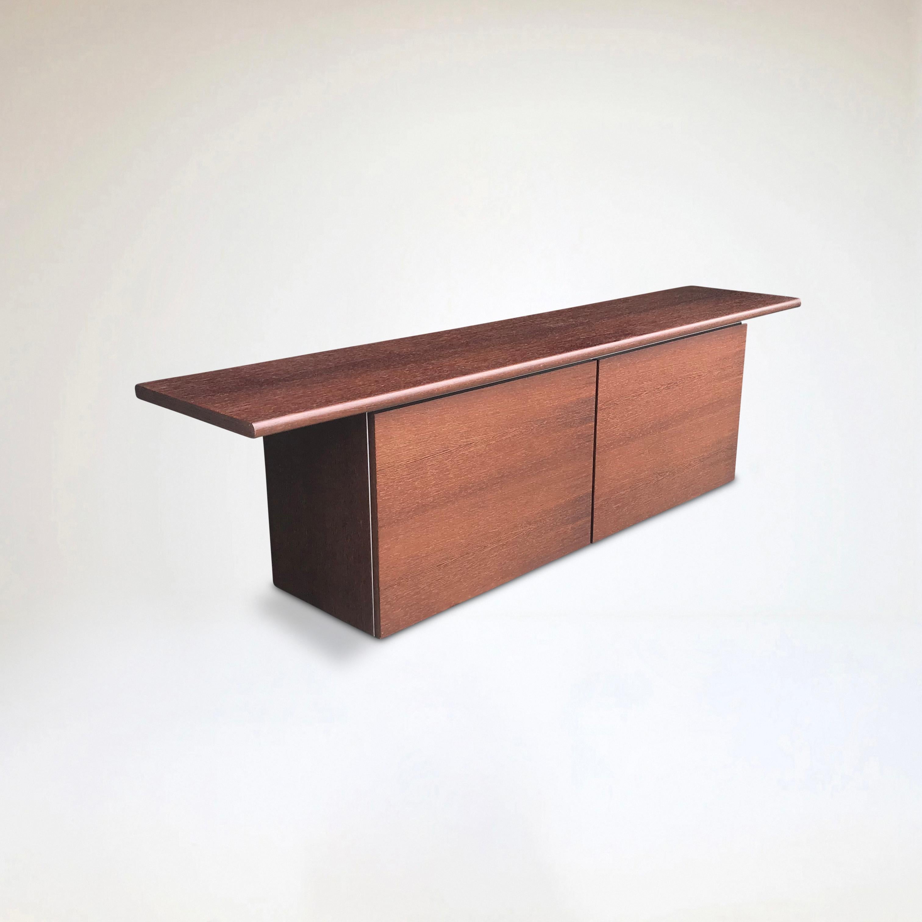 Postmodern Sheraton sideboard by Giotto Stoppino for Acerbis Italy 1980s For Sale 1