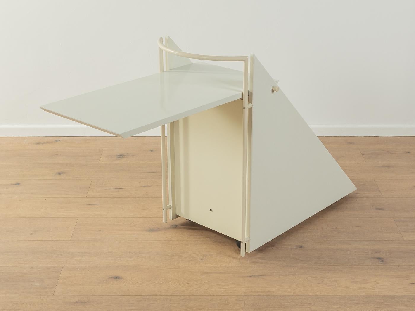 Table d'appoint postmoderne de Peter Maly pour Interlübke en vente 8