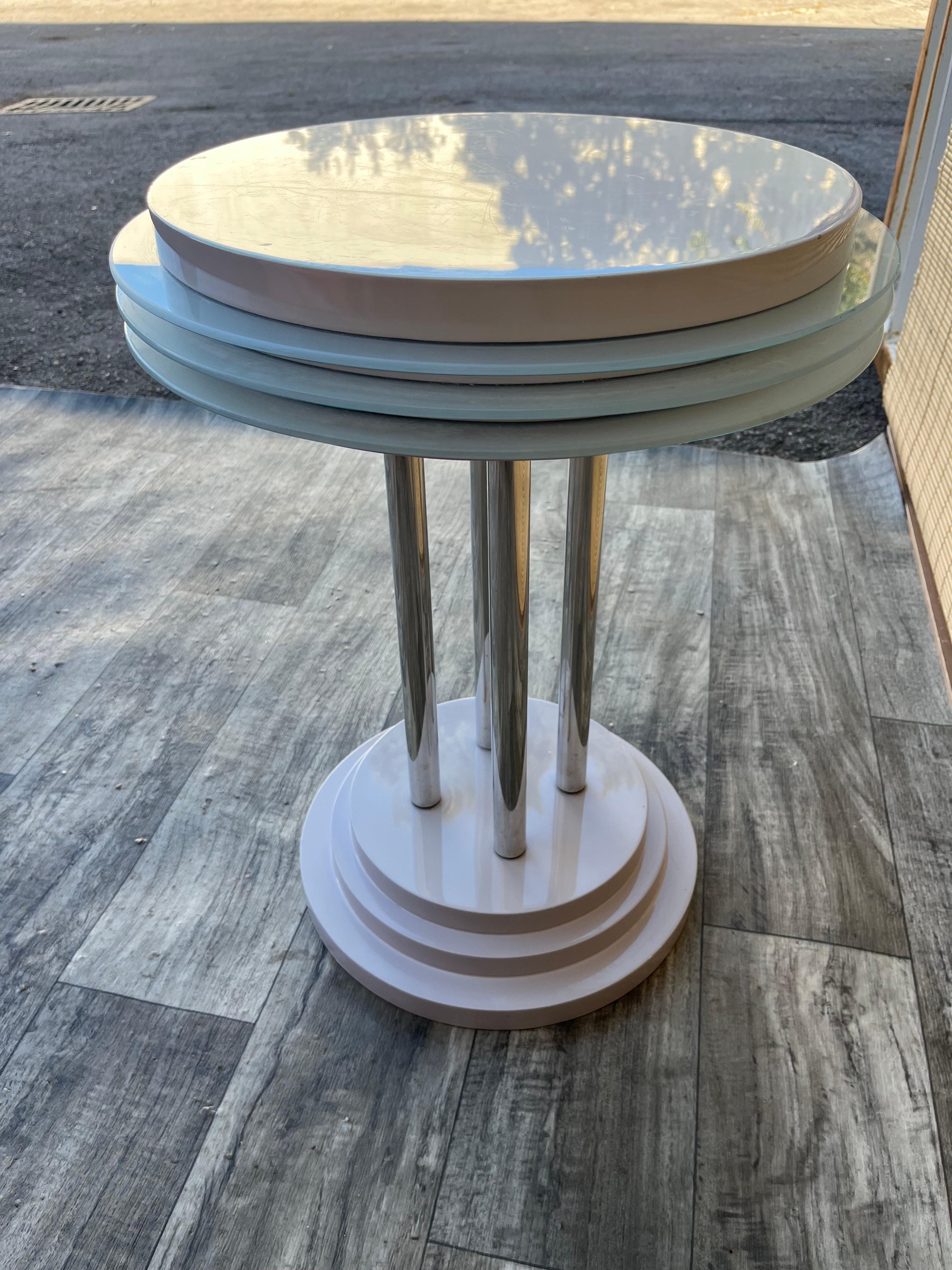 Postmodern Side Table in the Memphis Group Style. Circa 1980s For Sale 2