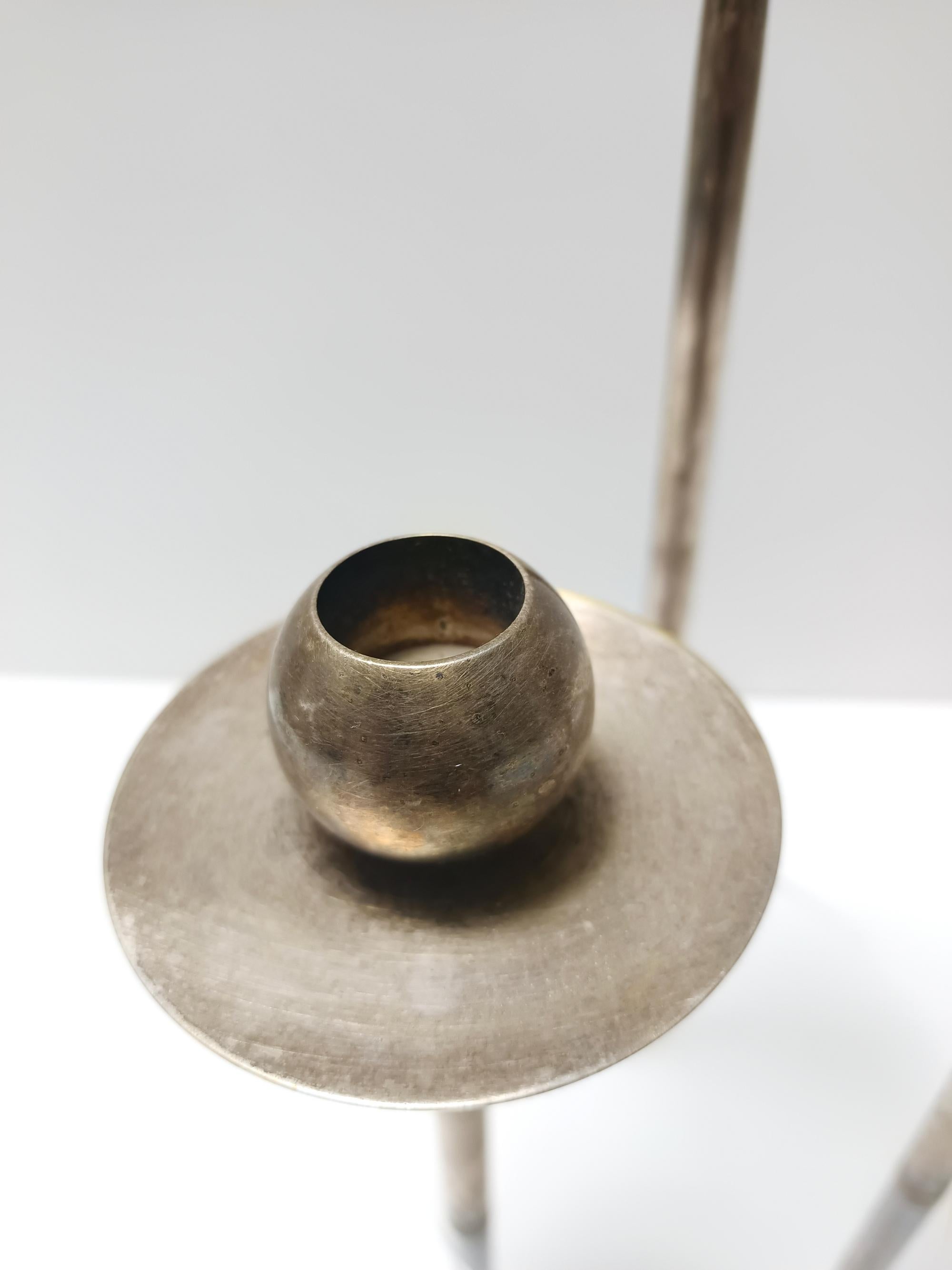 Laiton Candélabre postmoderne en laiton argenté et plexiglas de Mesa, Italie 1970 en vente