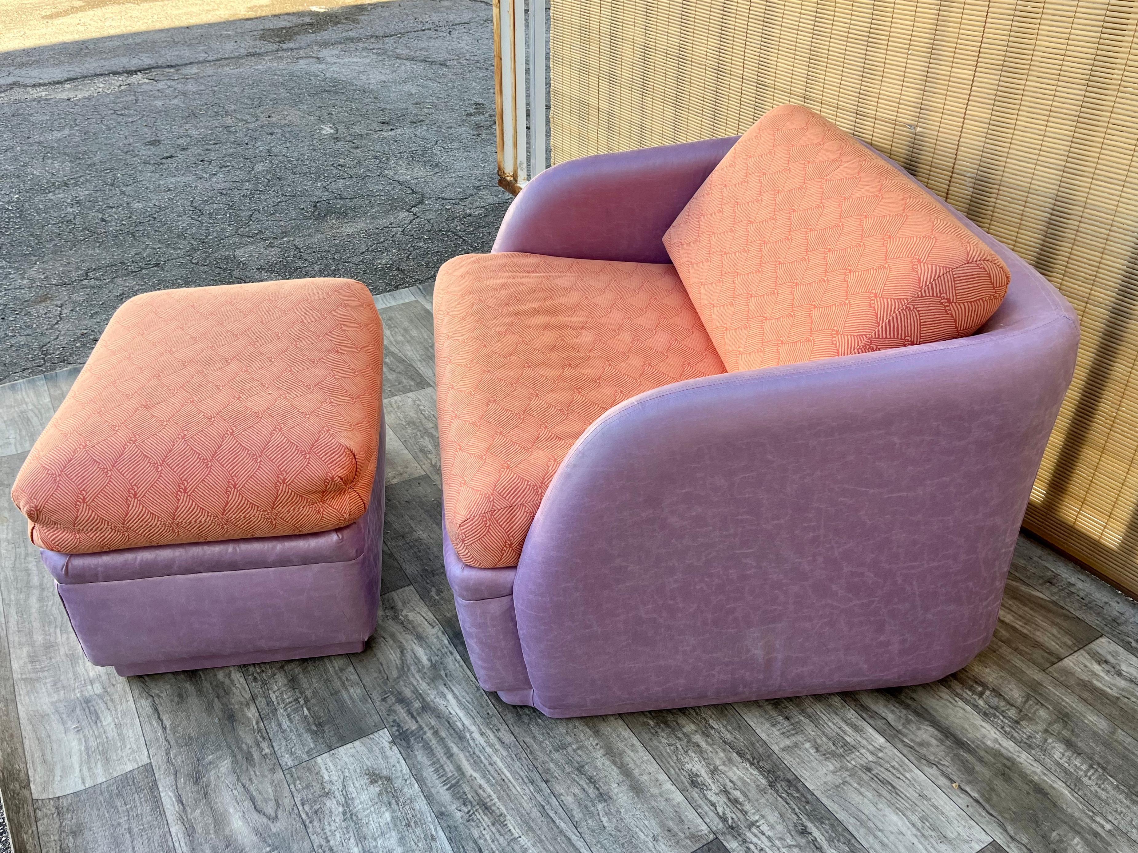 Postmodern Sleeper Lounge Chair and Ottoman by Thayer Coggin. Circa 1980s  In Good Condition In Miami, FL