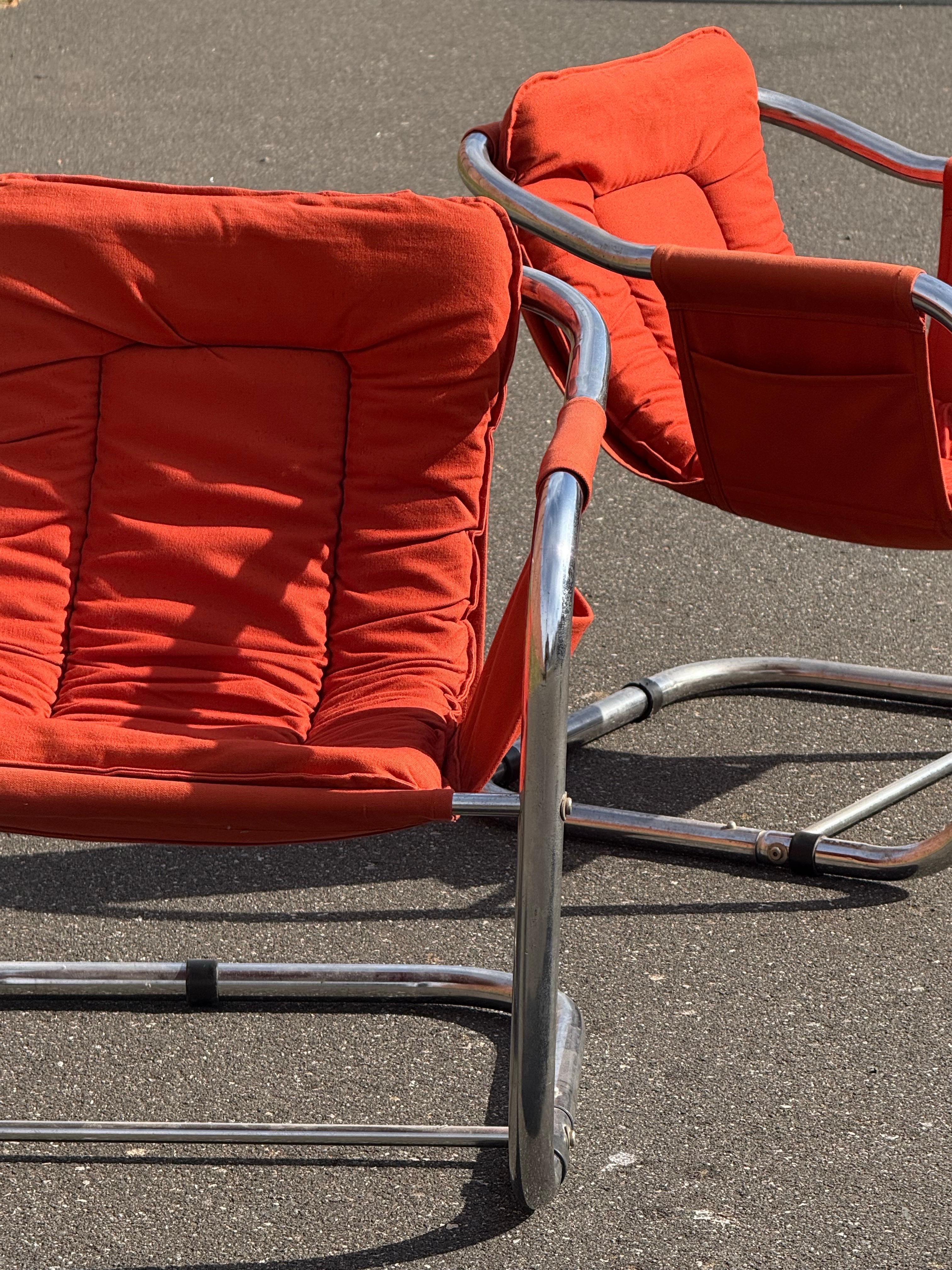 Chaises à piètement postmodernes dans le style de Vecta Zermatt - une paire en vente 6