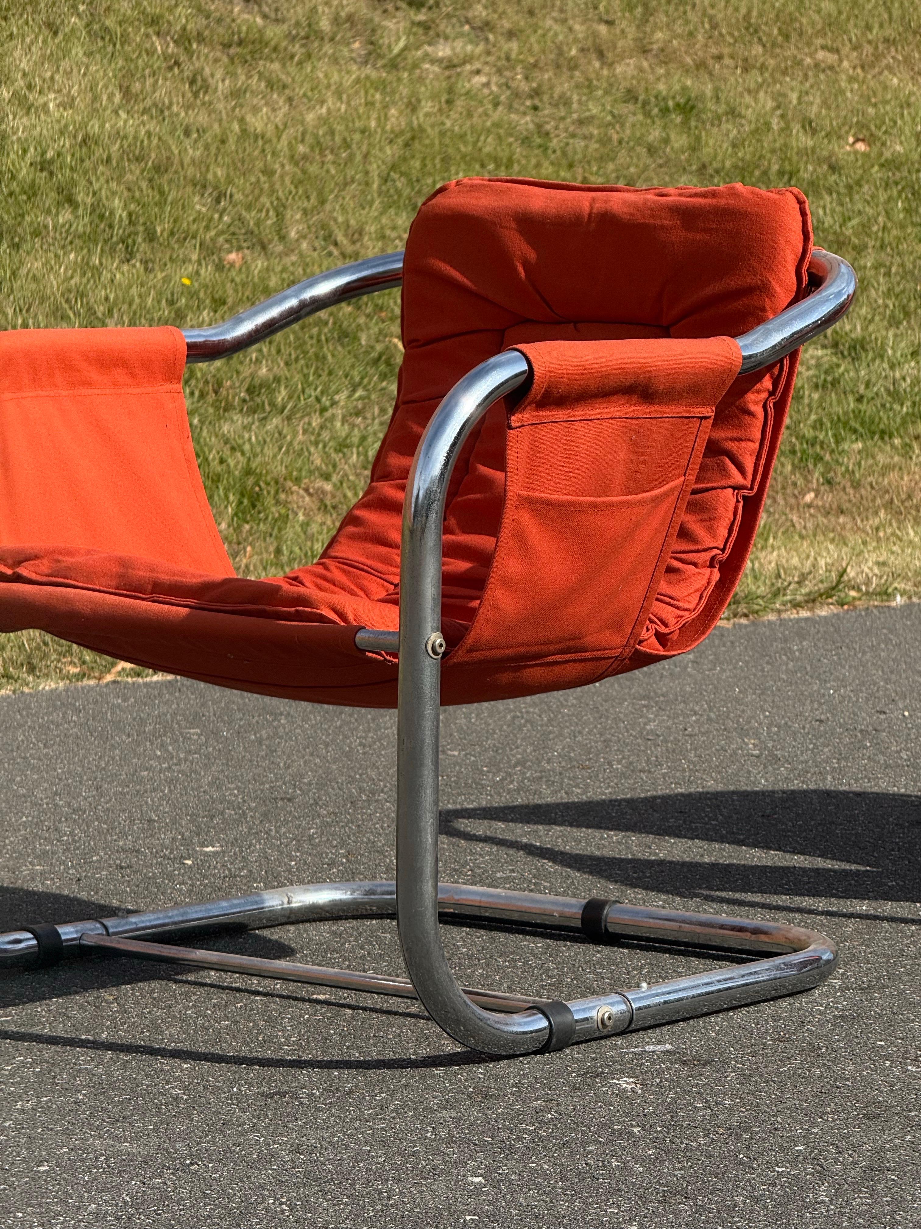 Fin du 20e siècle Chaises à piètement postmodernes dans le style de Vecta Zermatt - une paire en vente
