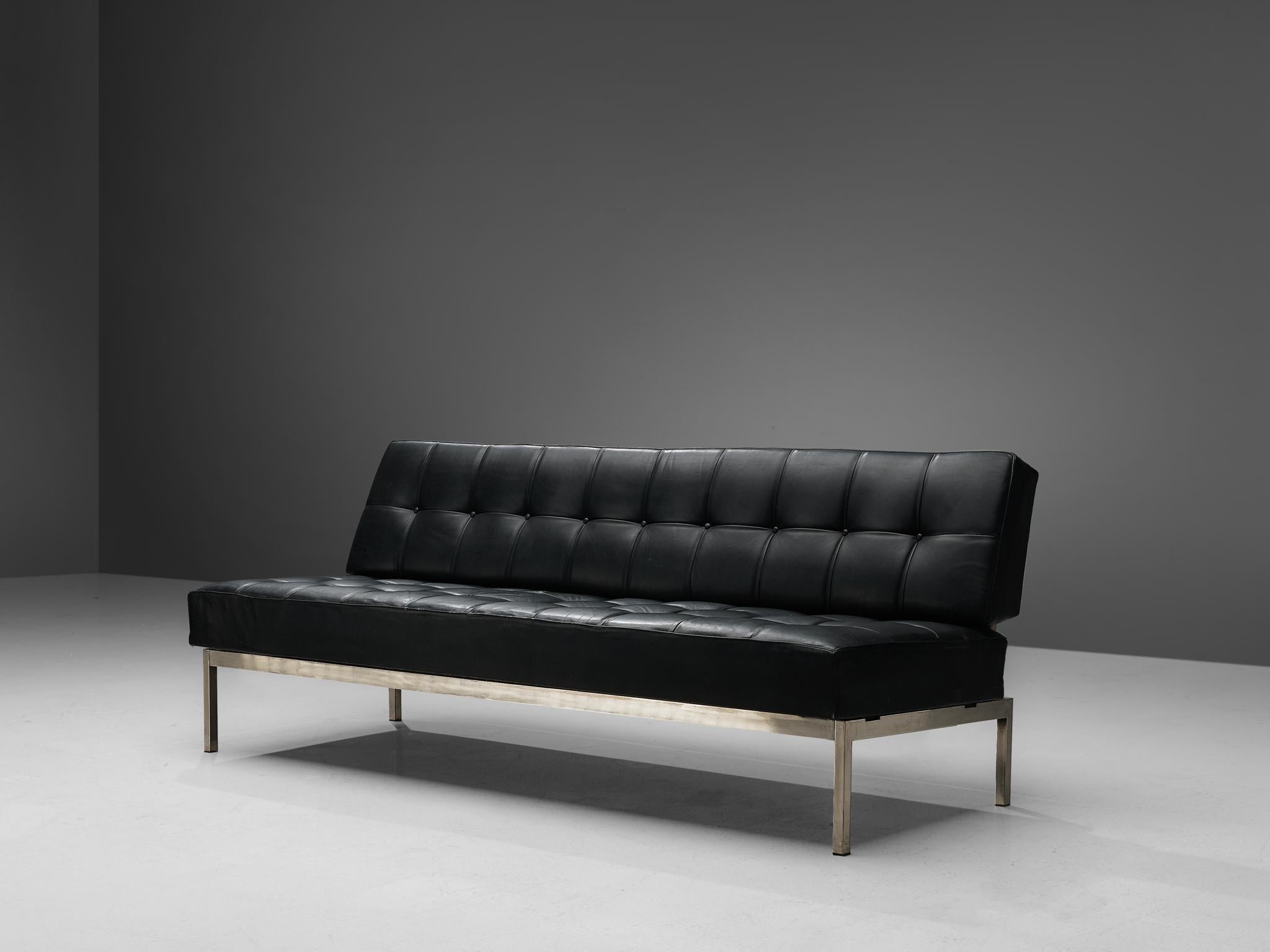 Mid-Century Modern Canapé-lit 'Constanze' en cuir noir et acier Johannes Spalt  en vente