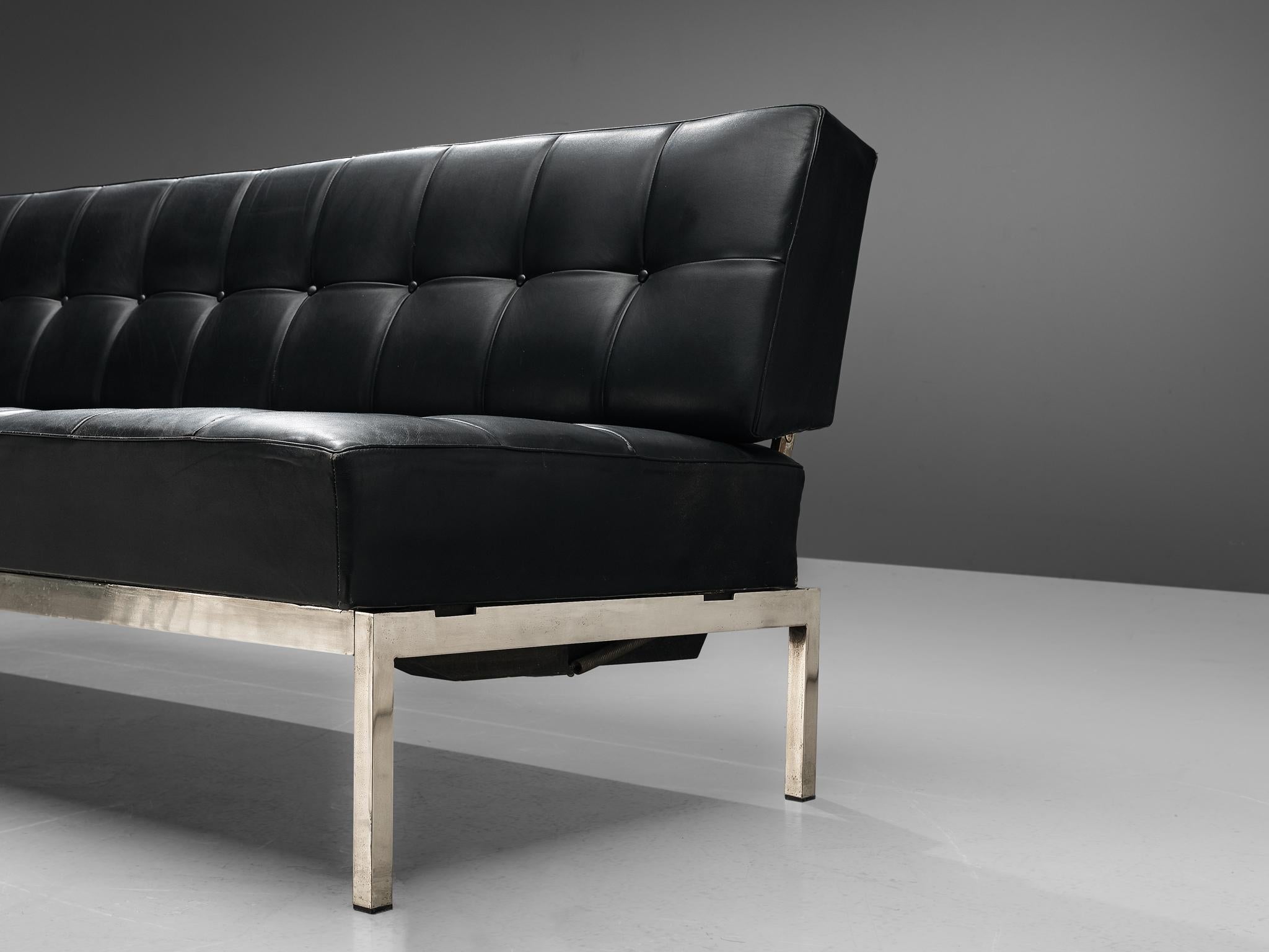 Johannes Spalt 'Constanze' Sofa-Tagesbett aus schwarzem Leder und Stahl  (Mitte des 20. Jahrhunderts) im Angebot