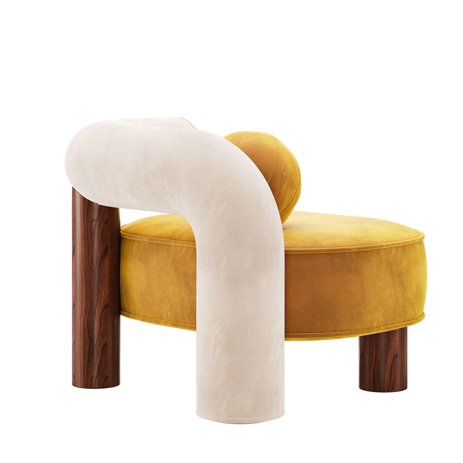 Sillón posmoderno Soleil de terciopelo amarillo, madera y travertino de Mavo Atelier Posmoderno en venta