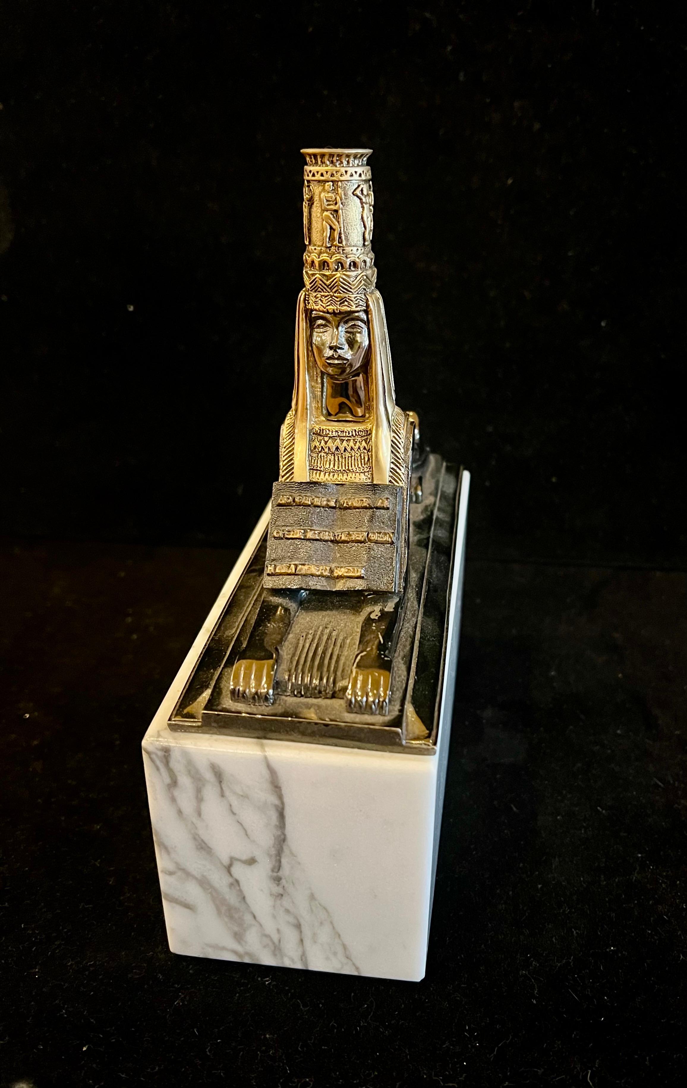 Postmoderne Skulptur aus massiver Bronze und Marmor von Michael De Medina, signiert und nummeriert (Ägyptisch) im Angebot