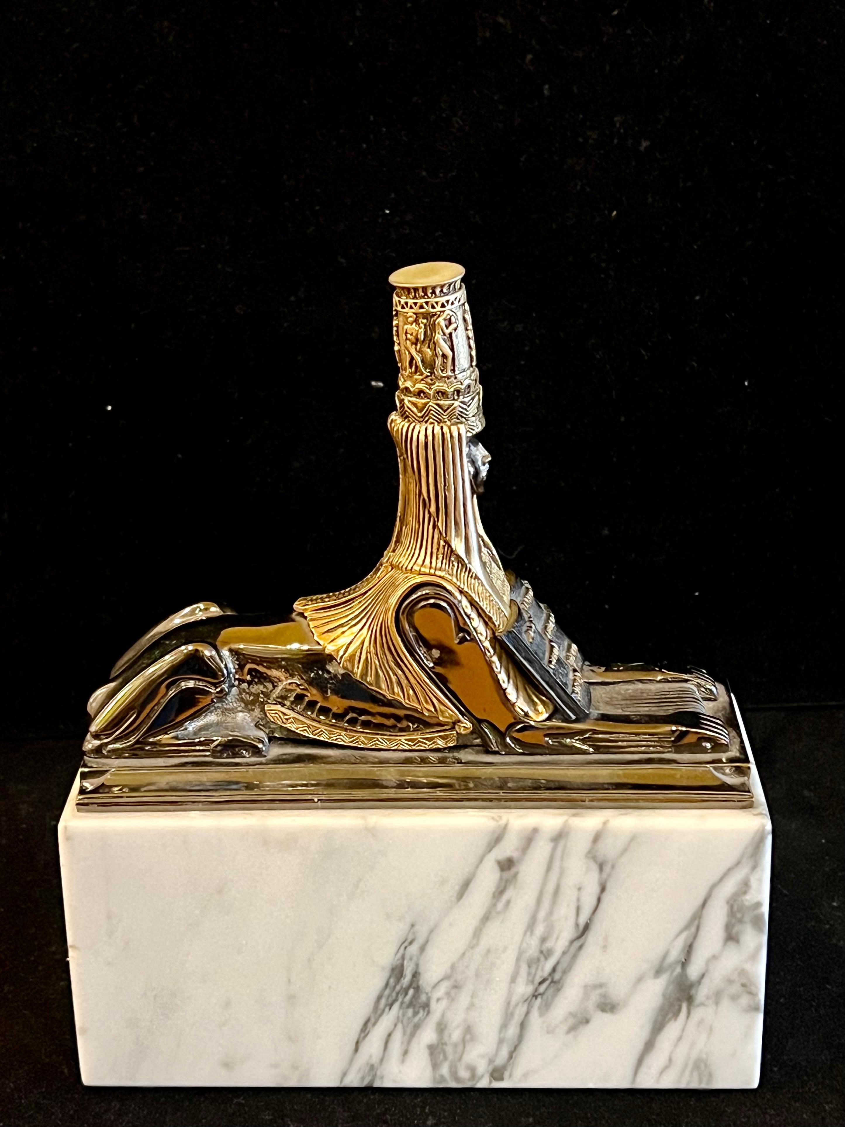 Postmoderne Skulptur aus massiver Bronze und Marmor von Michael De Medina, signiert und nummeriert (20. Jahrhundert) im Angebot