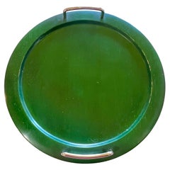 Bandeja Postmoderna de Madera Maciza Lacada con Asas Cromadas