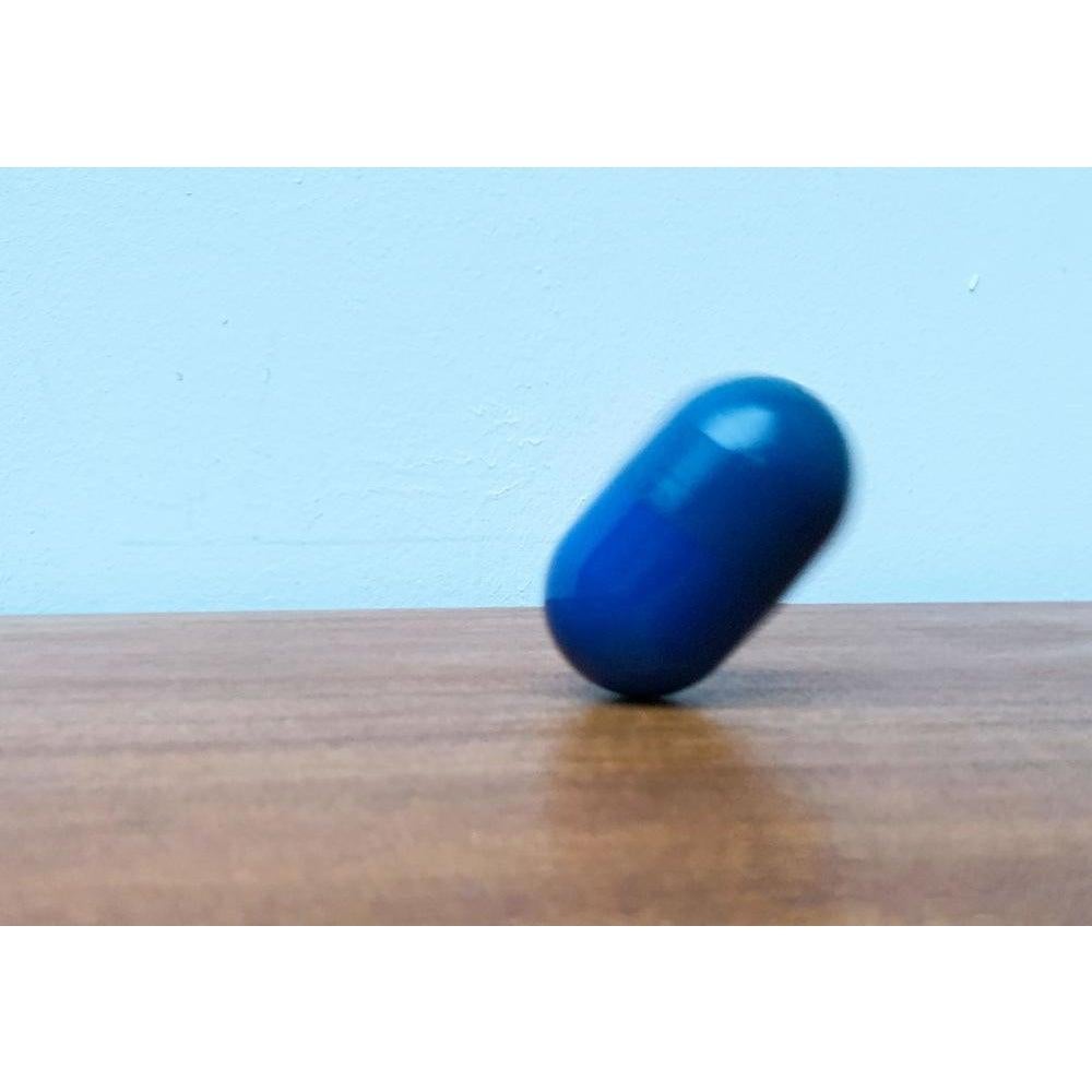 Postmodern Space Age Deutsche Bank Pill Shaped Balancing Penny Bank, 1970s In Excellent Condition For Sale In Hamburg, DE