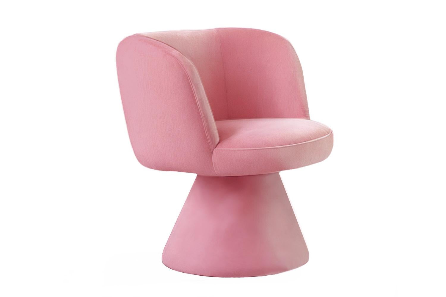 The Coraje Dining Chair is a tribute to bravery—an invitation to live and design boldly. With its sculptural base and commanding presence, it doesn’t just complete a space, it anchors it. Every line speaks of confidence, every curve holds intention.
