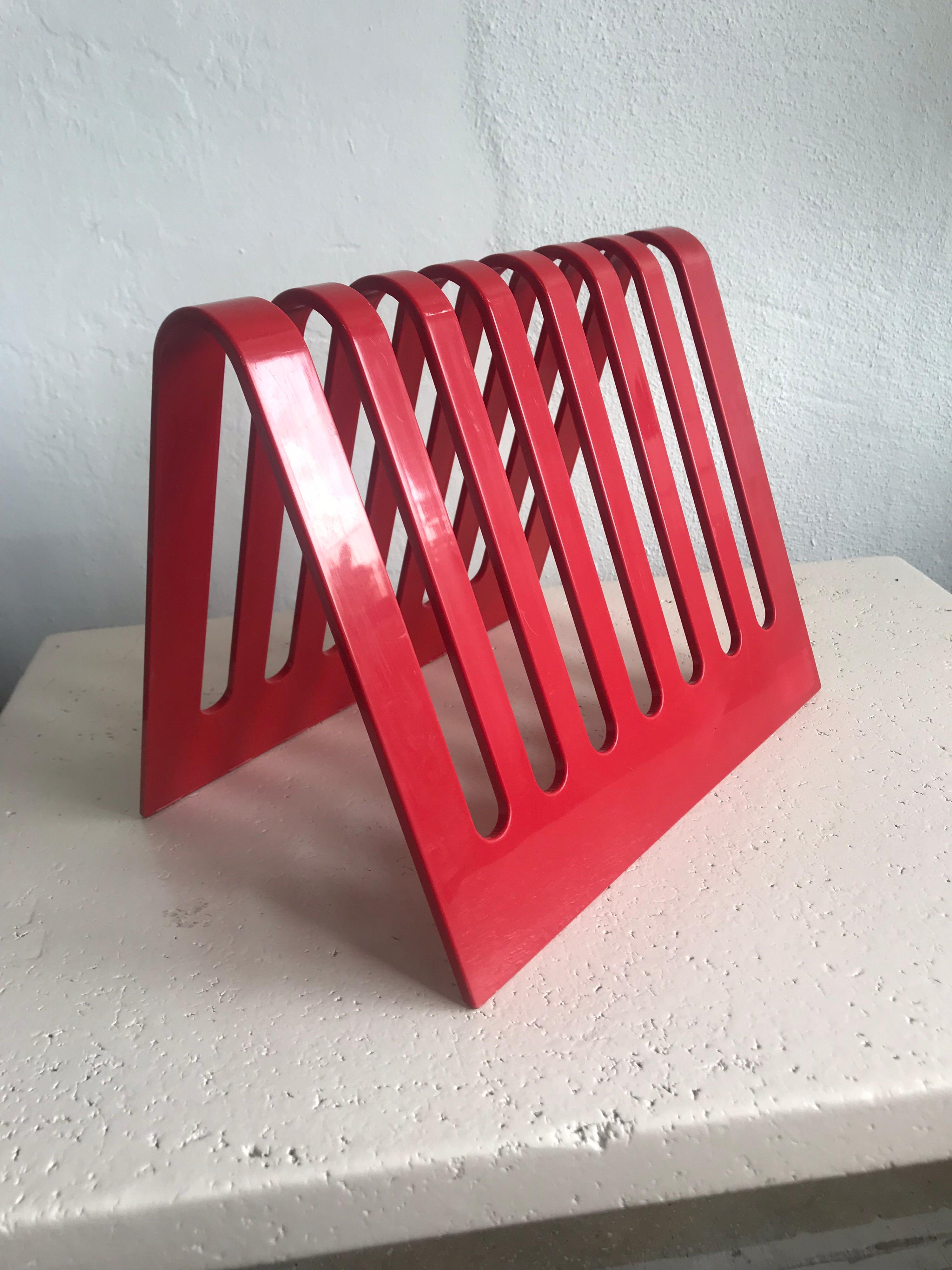 red magazine holder