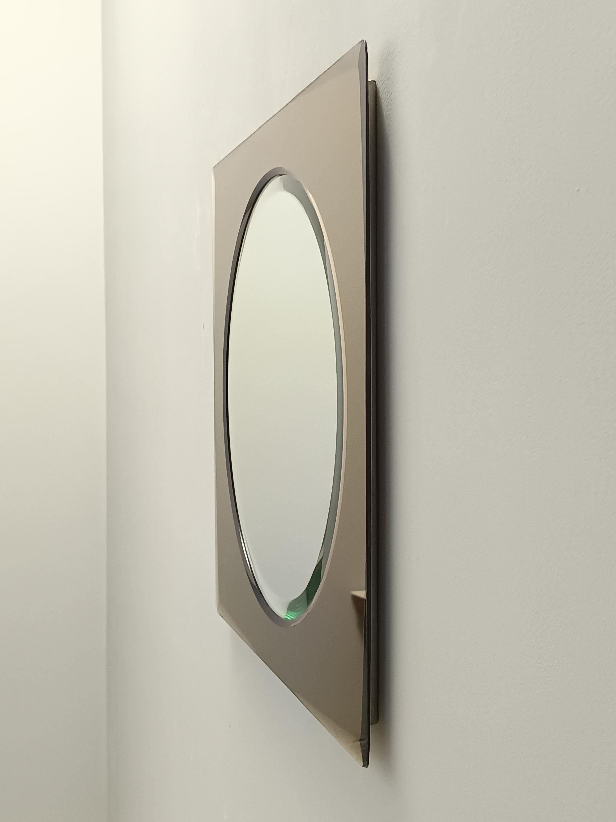Miroir mural carré beige postmoderne avec verre biseauté, Italie en vente 1