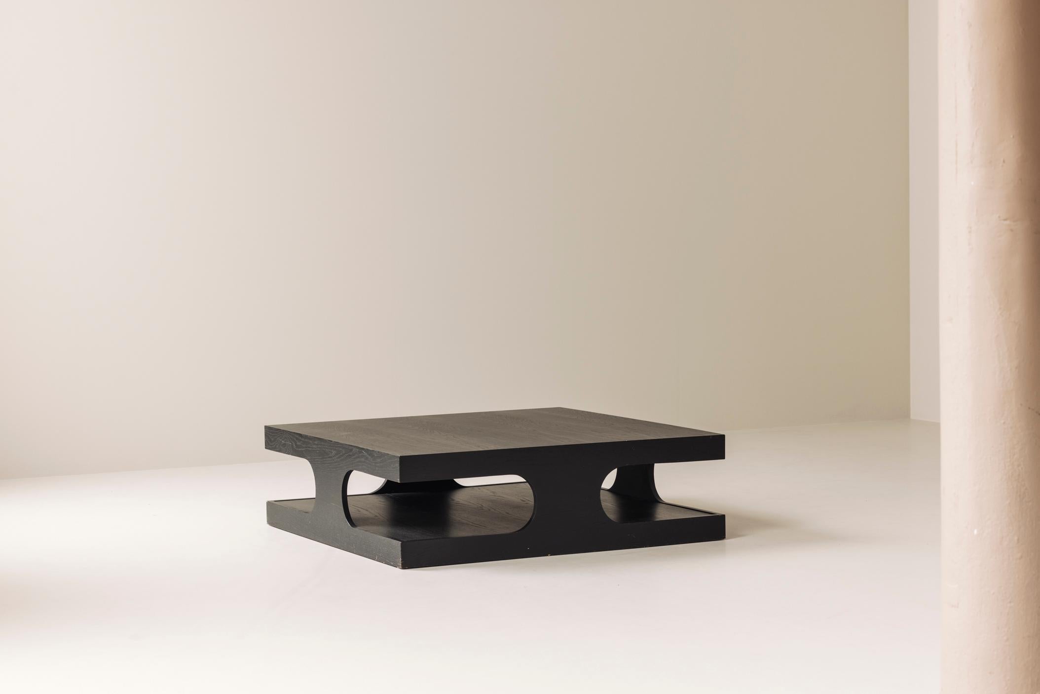 Postmodern square coffee table from the 1980s For Sale 3