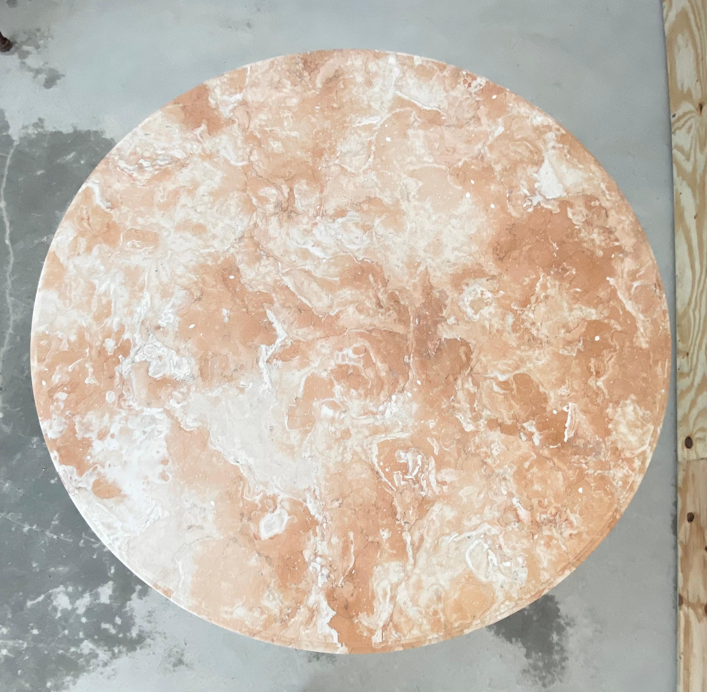 Table de salle à manger postmoderne à piédestal en acier et marbre en vente 3