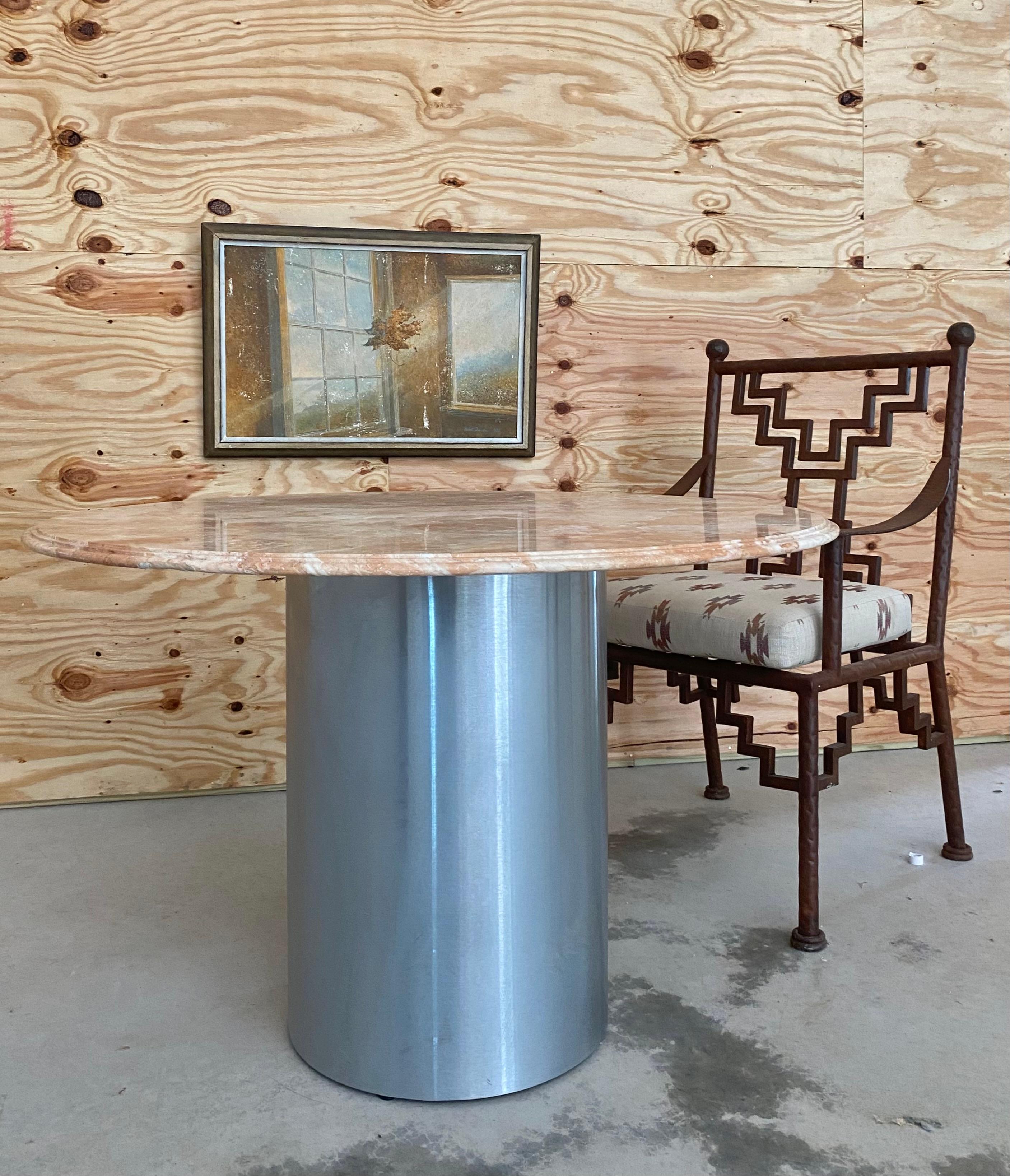Table de salle à manger postmoderne à piédestal en acier et marbre en vente 6