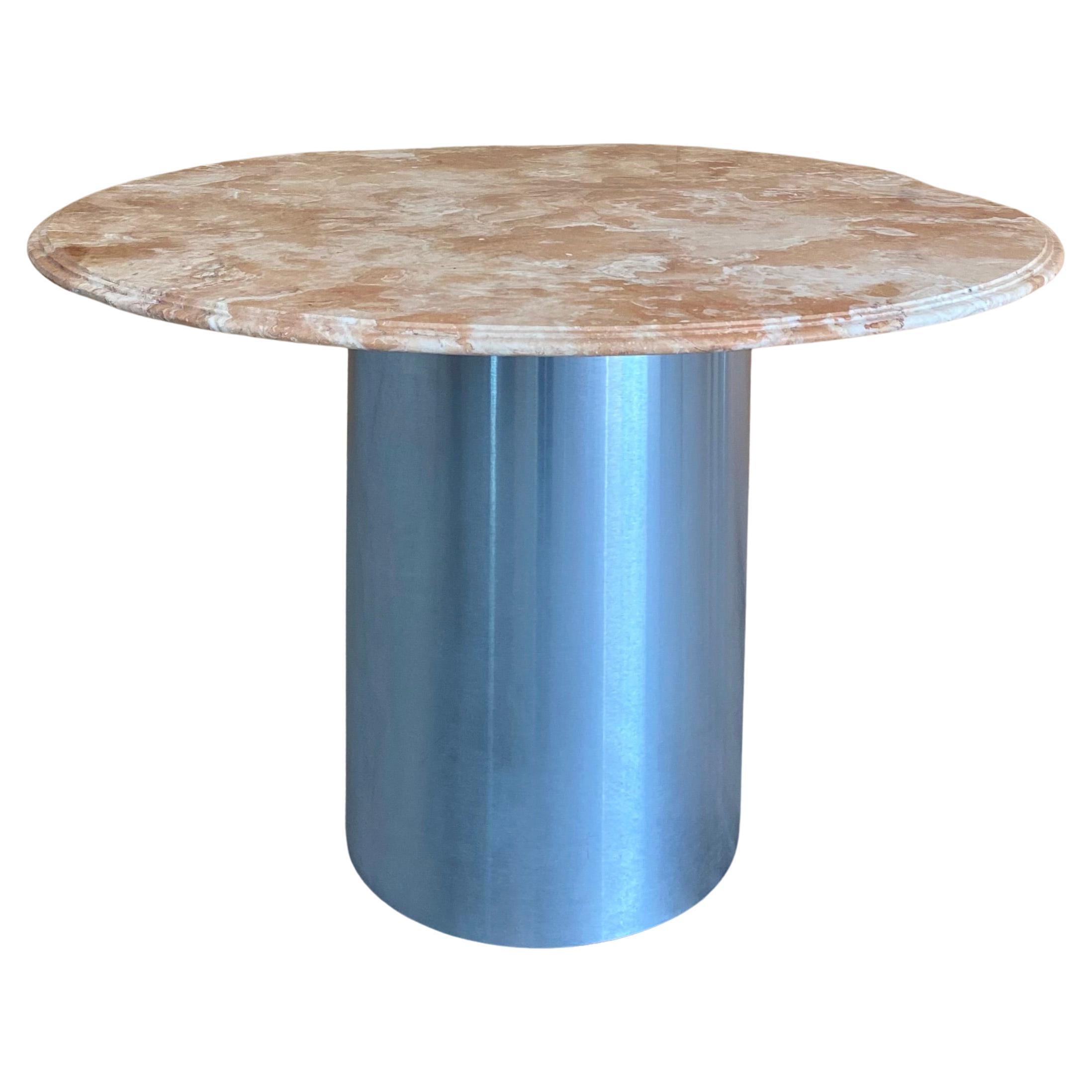 Postmoderne Table de salle à manger postmoderne à piédestal en acier et marbre en vente