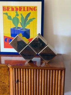 Escultura postmoderna de acero en forma de tetris, Italia, años 80