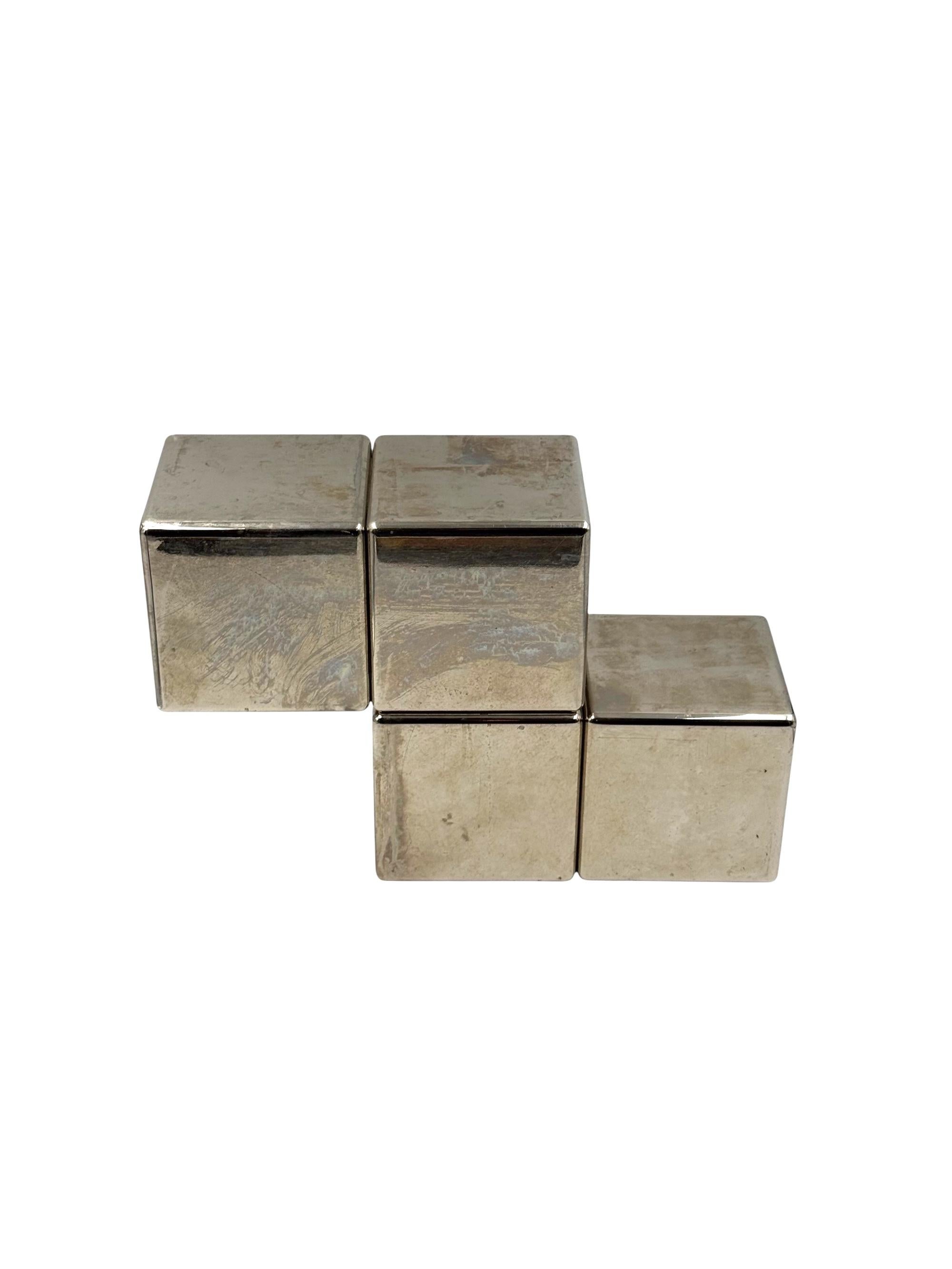 Escultura postmoderna de acero en forma de tetris, Italia, años 80 Posmoderno en venta