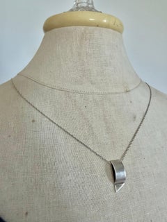 Pendentif minimaliste postmoderne en argent sterling 925 sur une longue chaîne, lot de 2 pièces