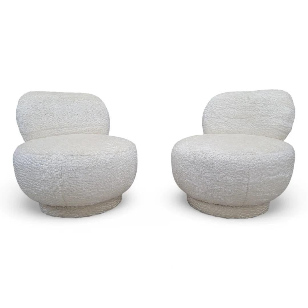 Postmodern Steve Chase Style Pouf Swivel Lounge Chair Upholstered In Alpaca Wool In Good Condition For Sale In Chicago, IL