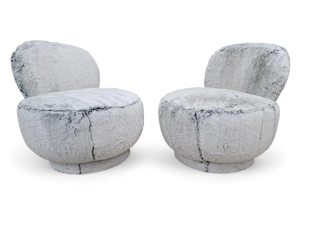 Fauteuils pivotants et pouf postmodernes de style Steve Chase récemment tapissés en vente 2