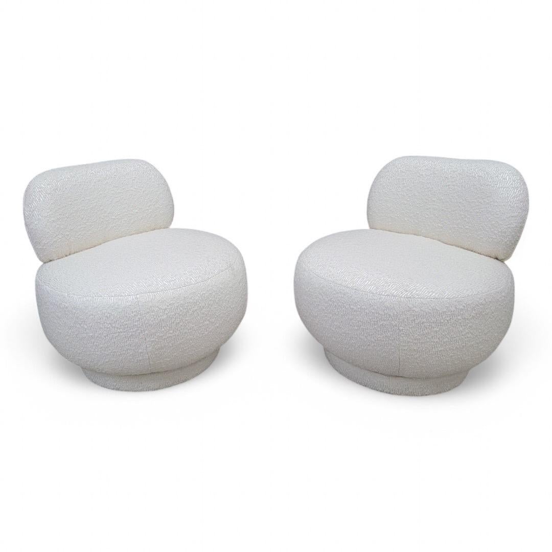 Paire de fauteuils de salon pivotants postmodernes de style Steve Chase en boucle Bon état - En vente à Chicago, IL