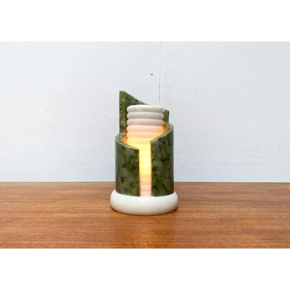 Lampe de table postmoderne en pierre, années 1980 en vente 4
