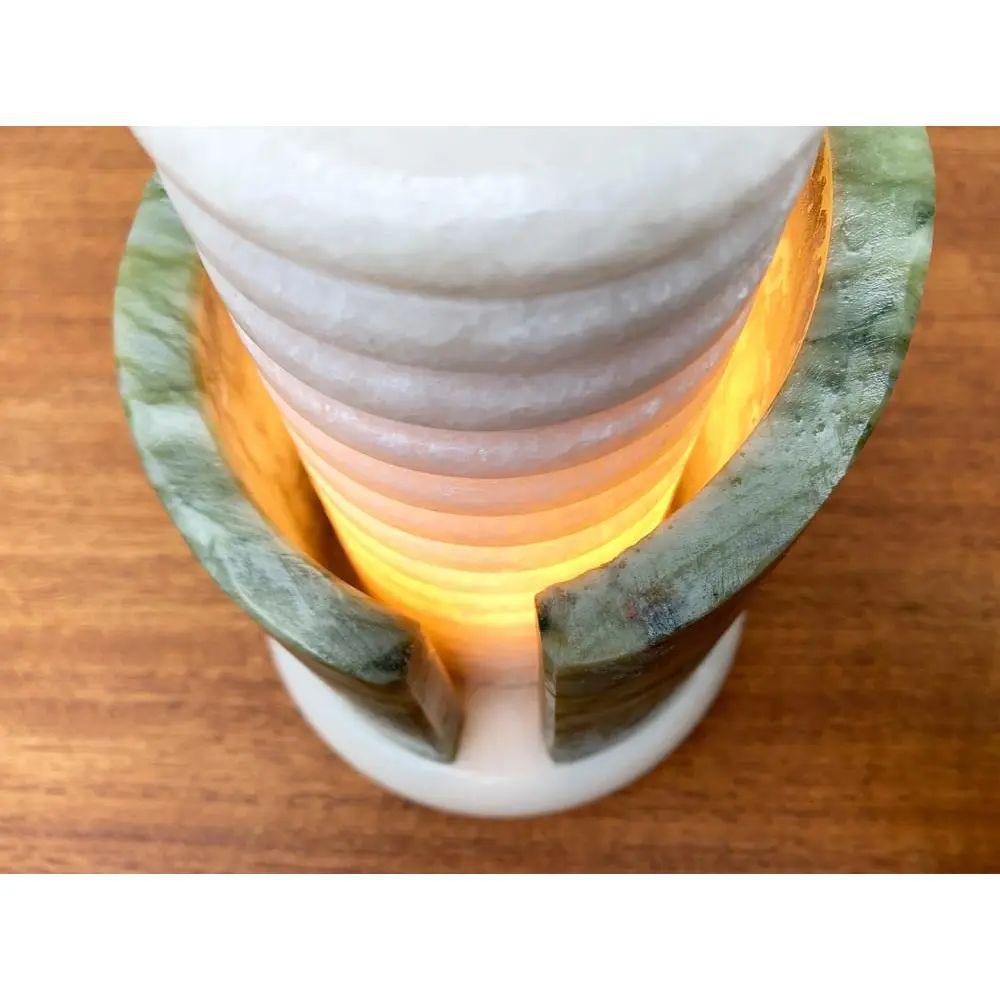 Lampe de table postmoderne en pierre, années 1980 en vente 1