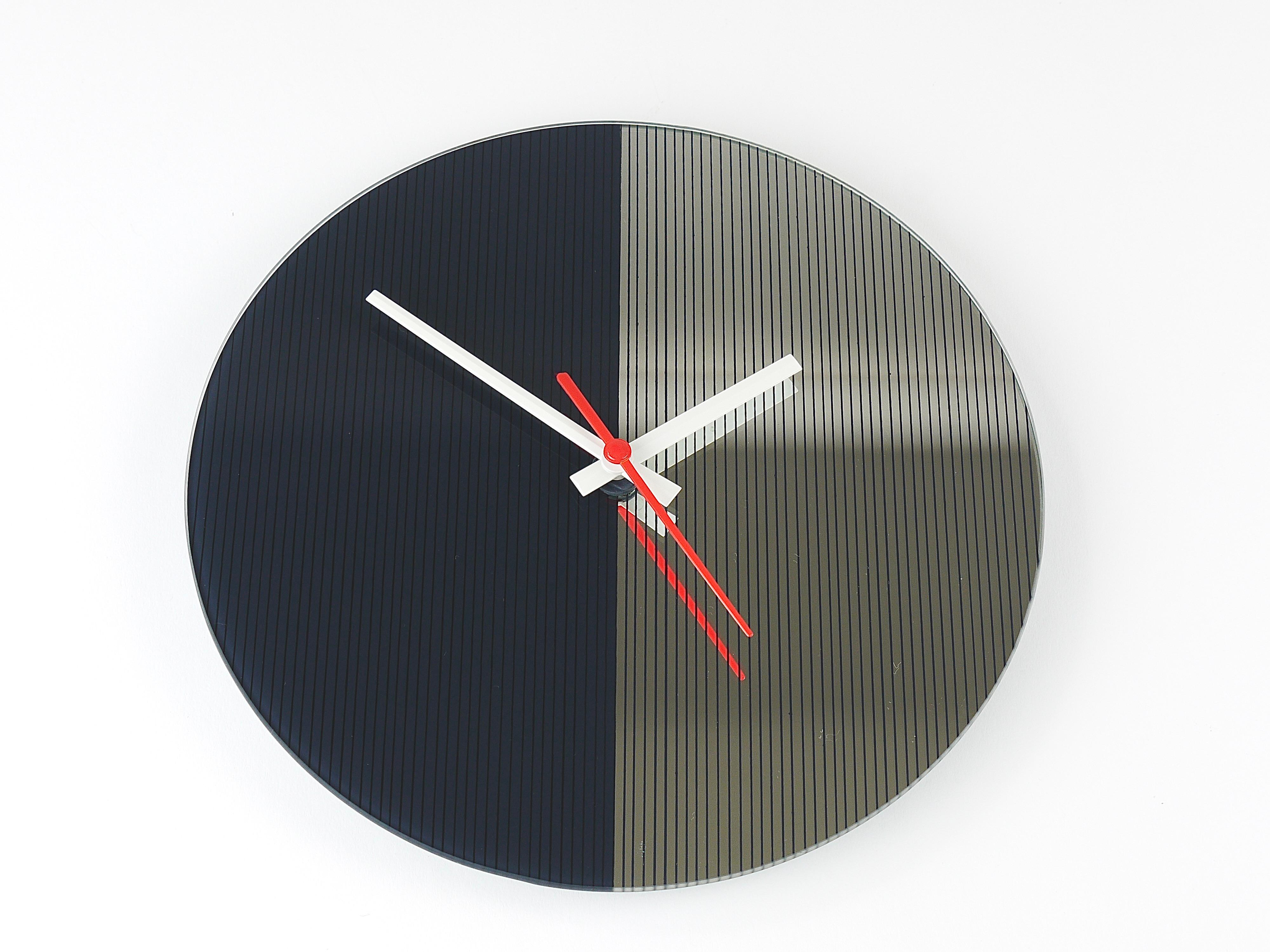 Postmodern Striped Mirror Glass Black & White Wall Clock, 1980s, England For Sale 7