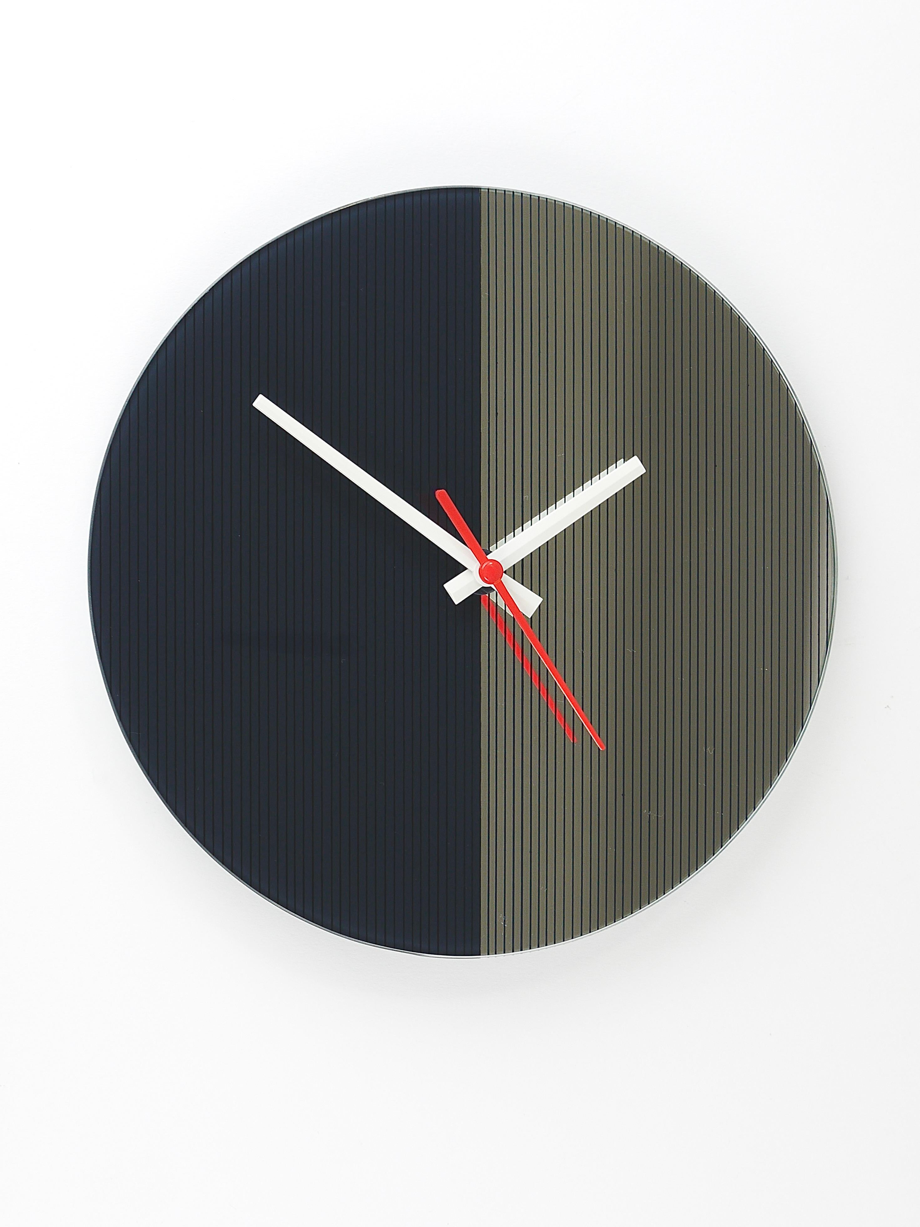 Late 20th Century Postmodern Striped Mirror Glass Black & White Wall Clock, 1980s, England For Sale