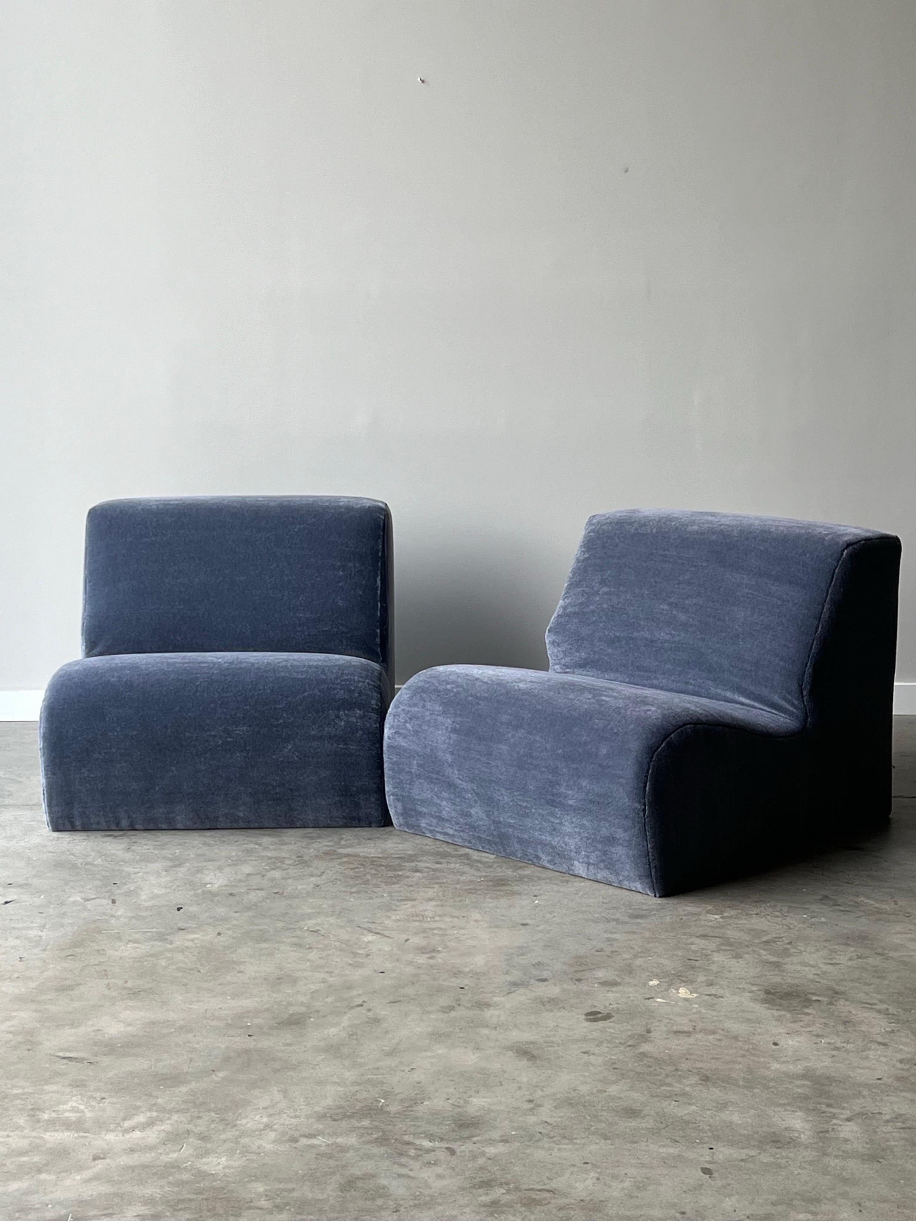 Fabric Postmodern Style Modular Lounges in Mohair For Sale