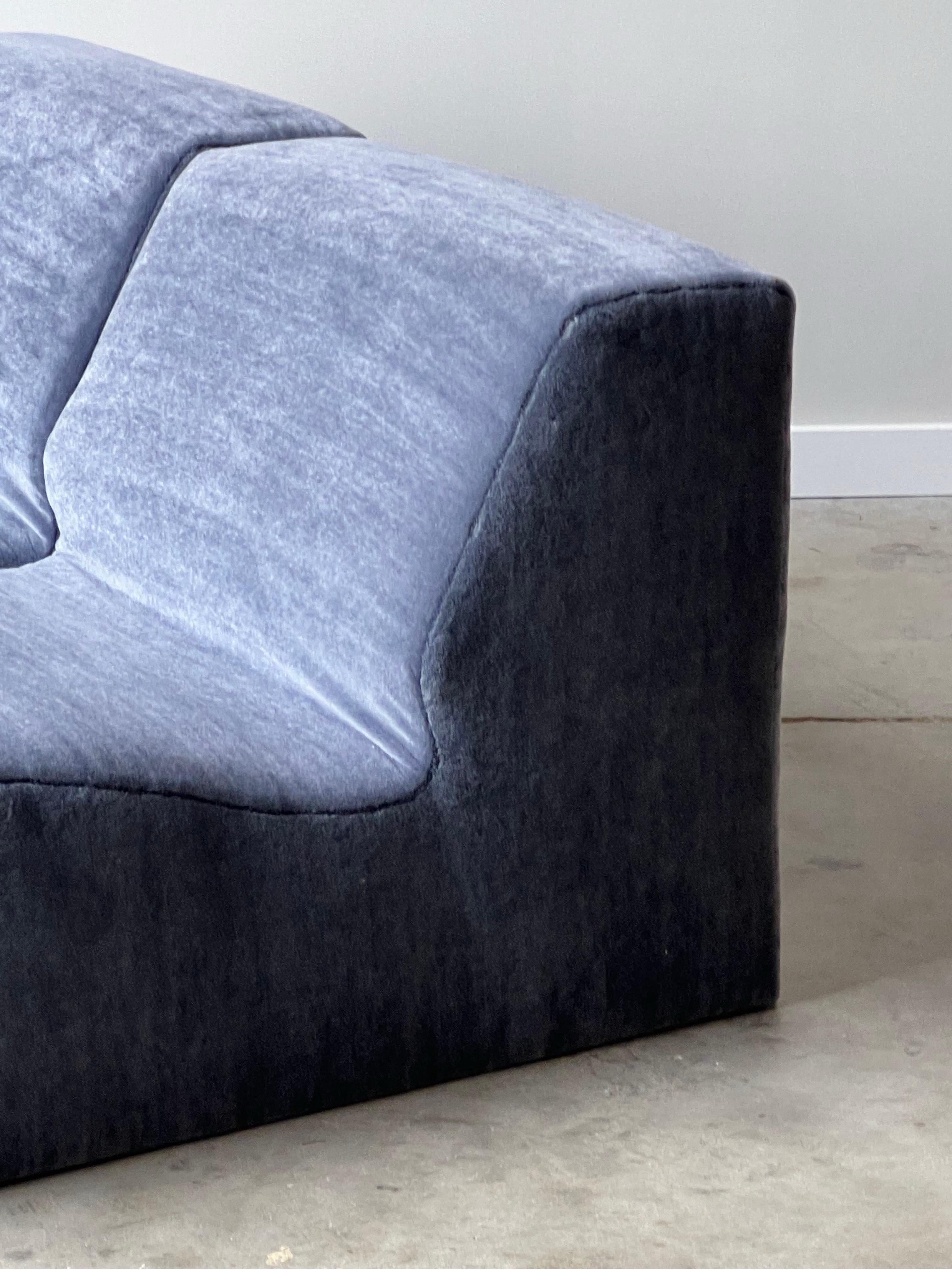 Salotti modulari in stile postmoderno in mohair in vendita 1