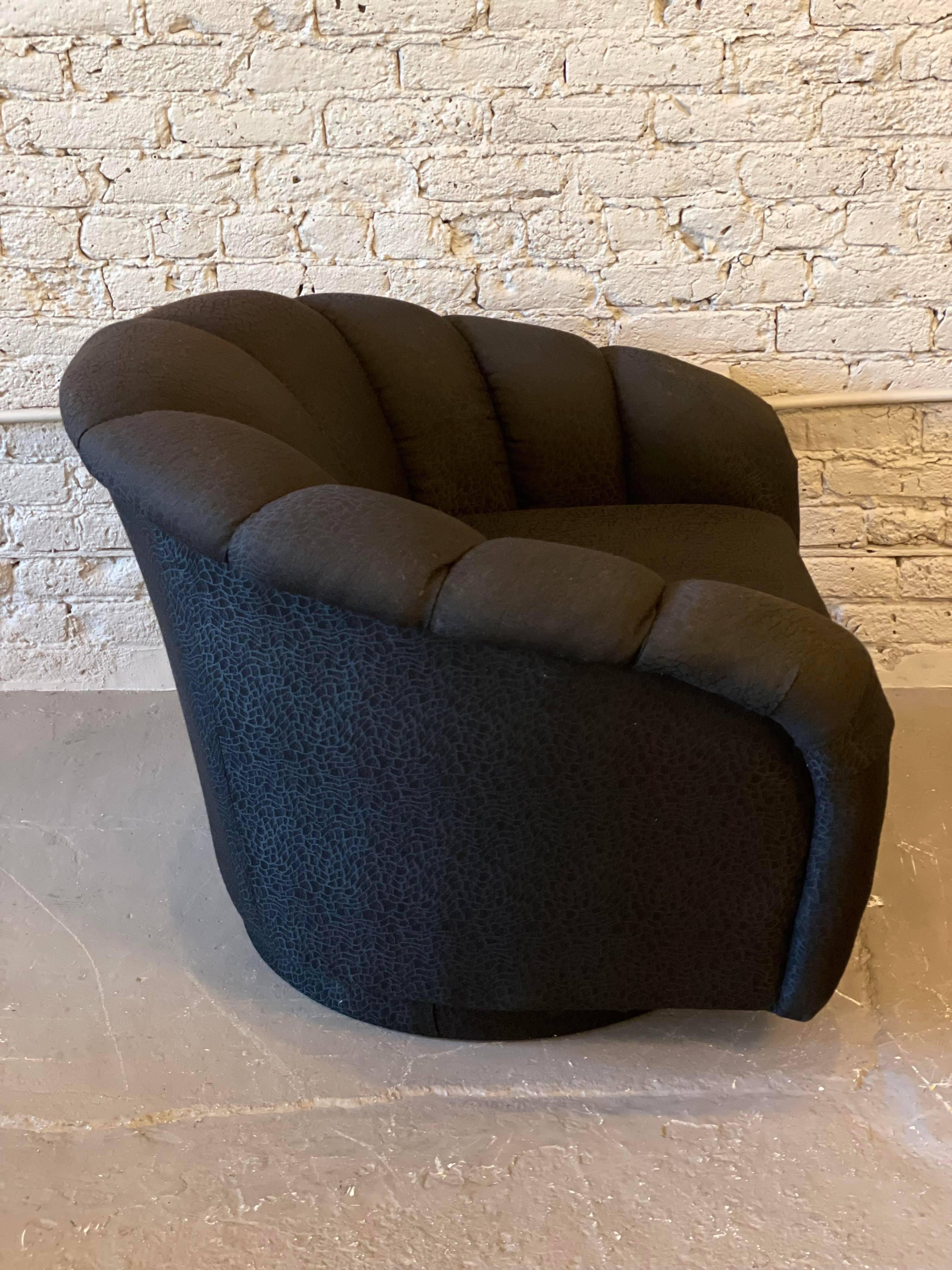 Post-Modern Postmodern Swivel Chair in the Style of Pierre Paulin in Black Upholstery For Sale