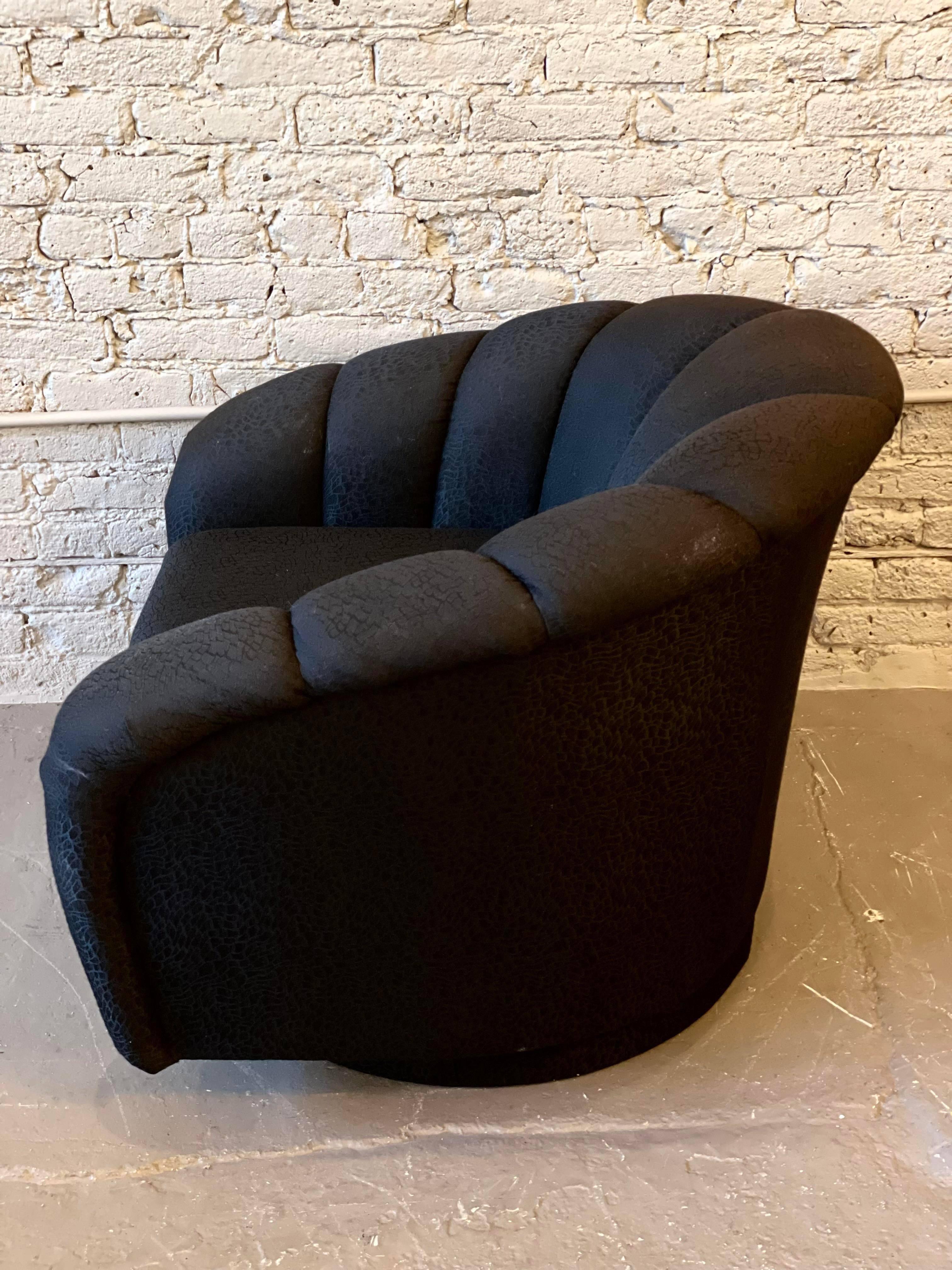 Postmodern Swivel Chair in the Style of Pierre Paulin in Black Upholstery In Good Condition For Sale In Chicago, IL
