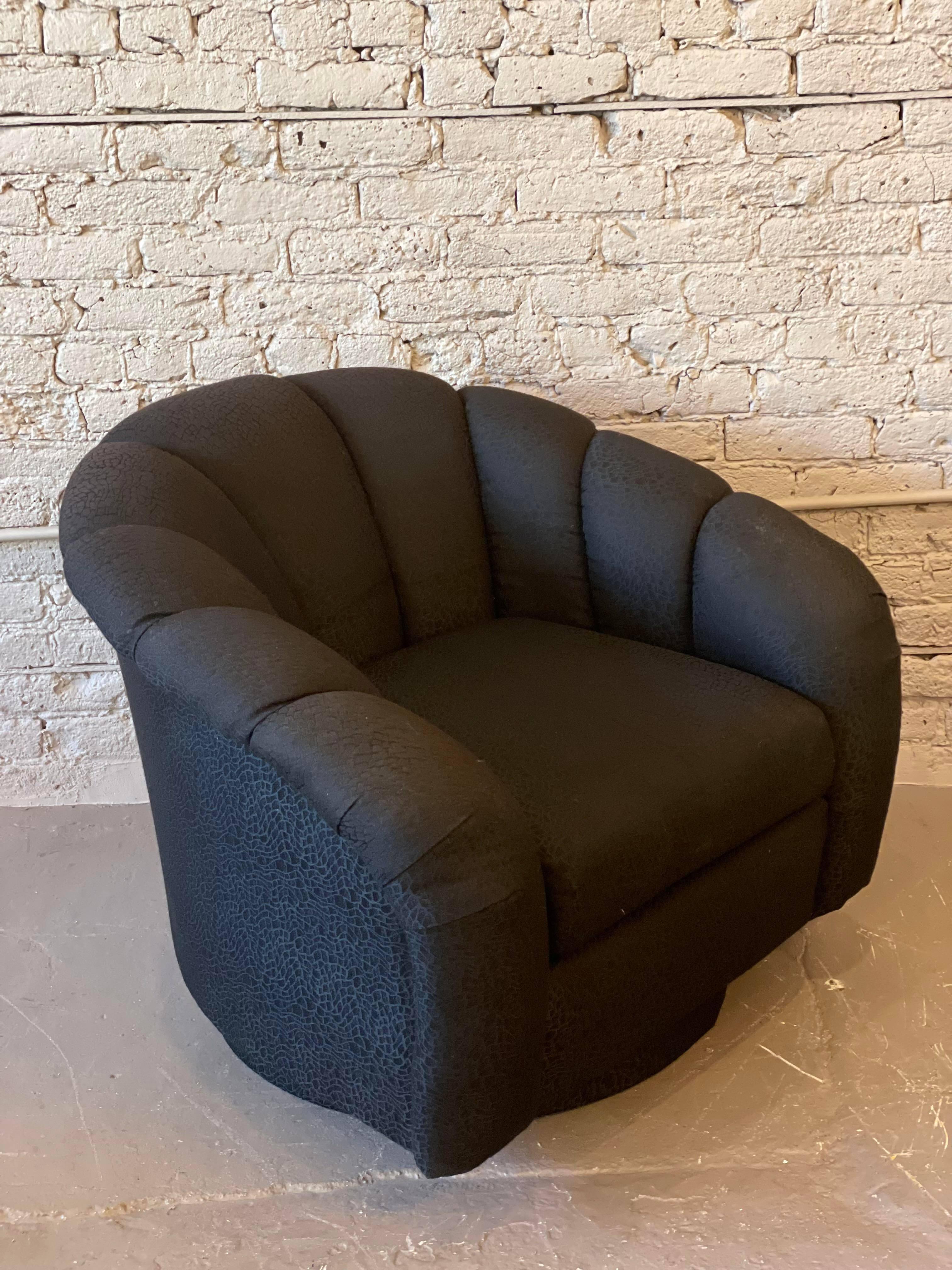 20th Century Postmodern Swivel Chair in the Style of Pierre Paulin in Black Upholstery For Sale