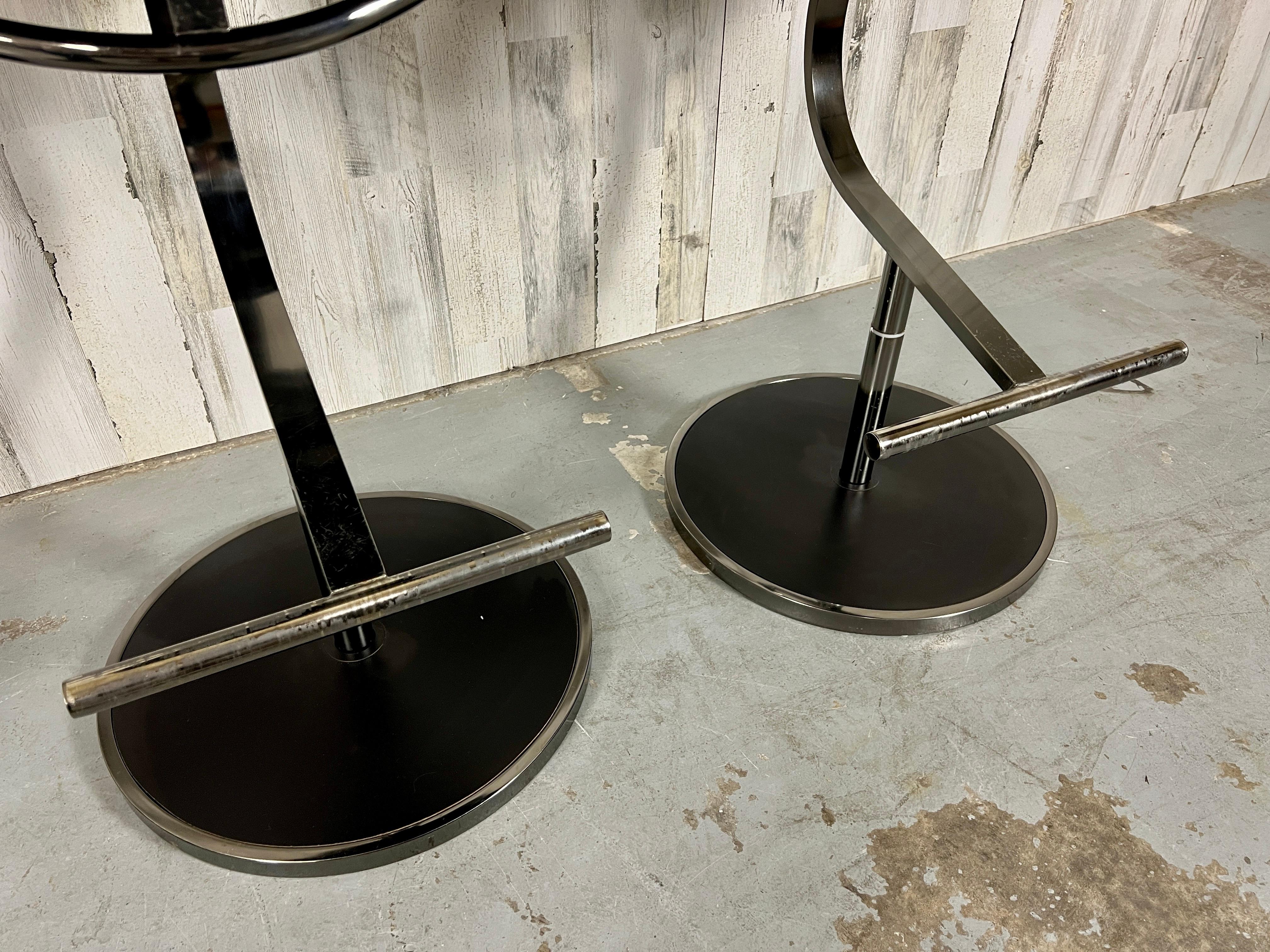 Postmodern Swivel Chrome & Leather Barstools  For Sale 4