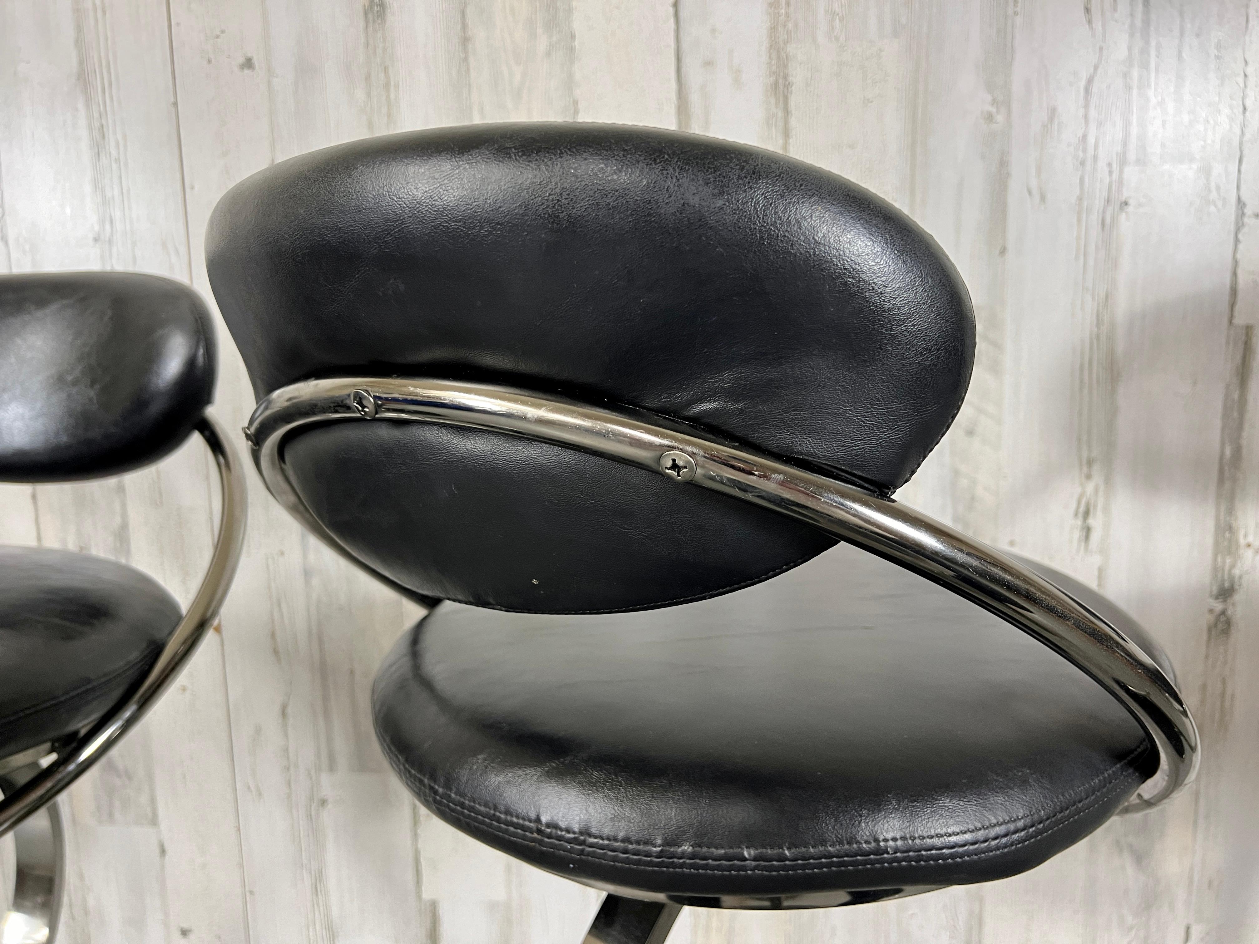 Postmodern Swivel Chrome & Leather Barstools  For Sale 6